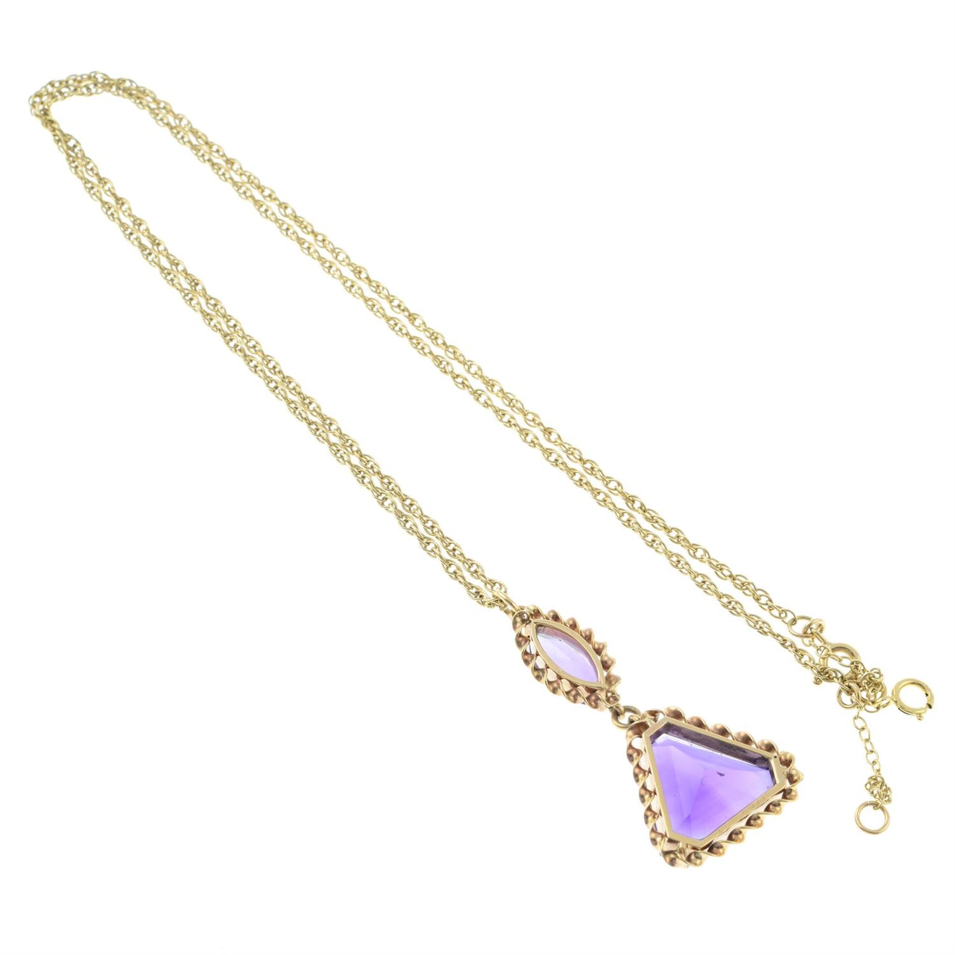 A 9ct gold amethyst pendant, with chain. - Image 2 of 2