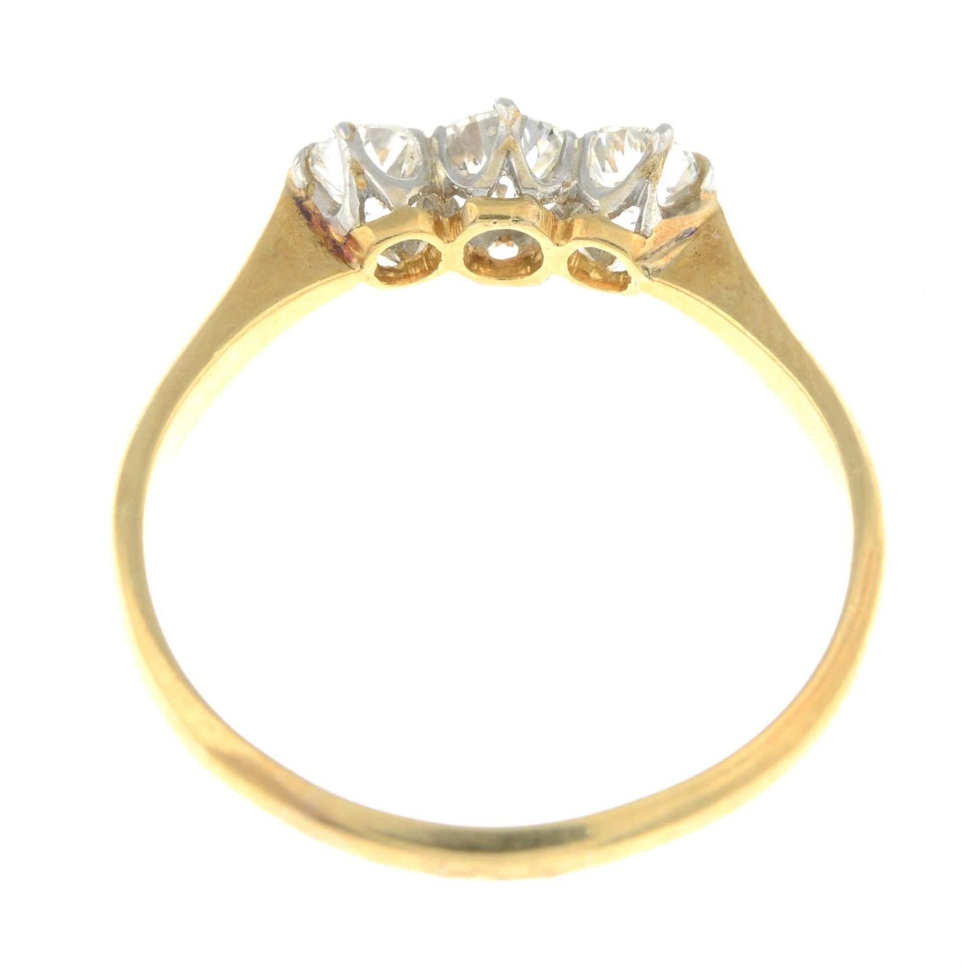 An old-cut diamond three-stone ring. - Bild 2 aus 2