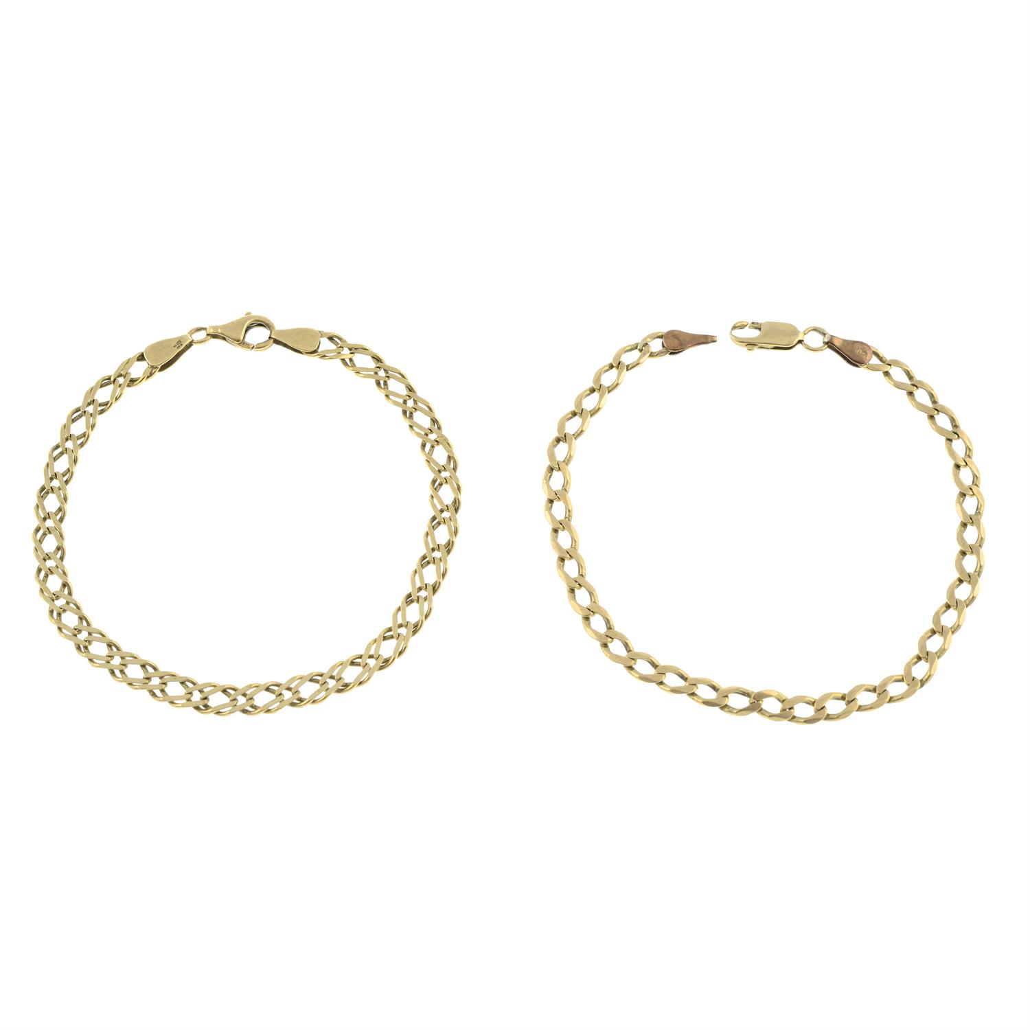 (69302) Two chain necklaces and two 9ct gold bracelets. - Image 2 of 3