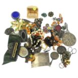 A selection of assorted jewellery, costume jewellery and jewellery accessories.