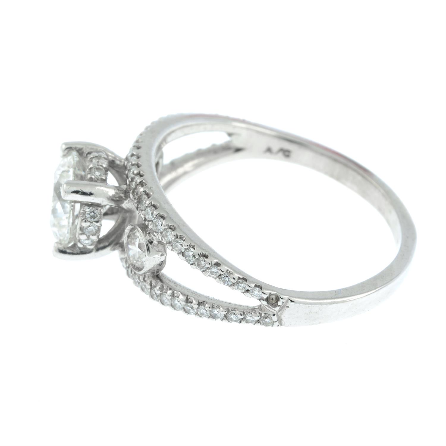 A brilliant-cut diamond ring. - Image 3 of 3