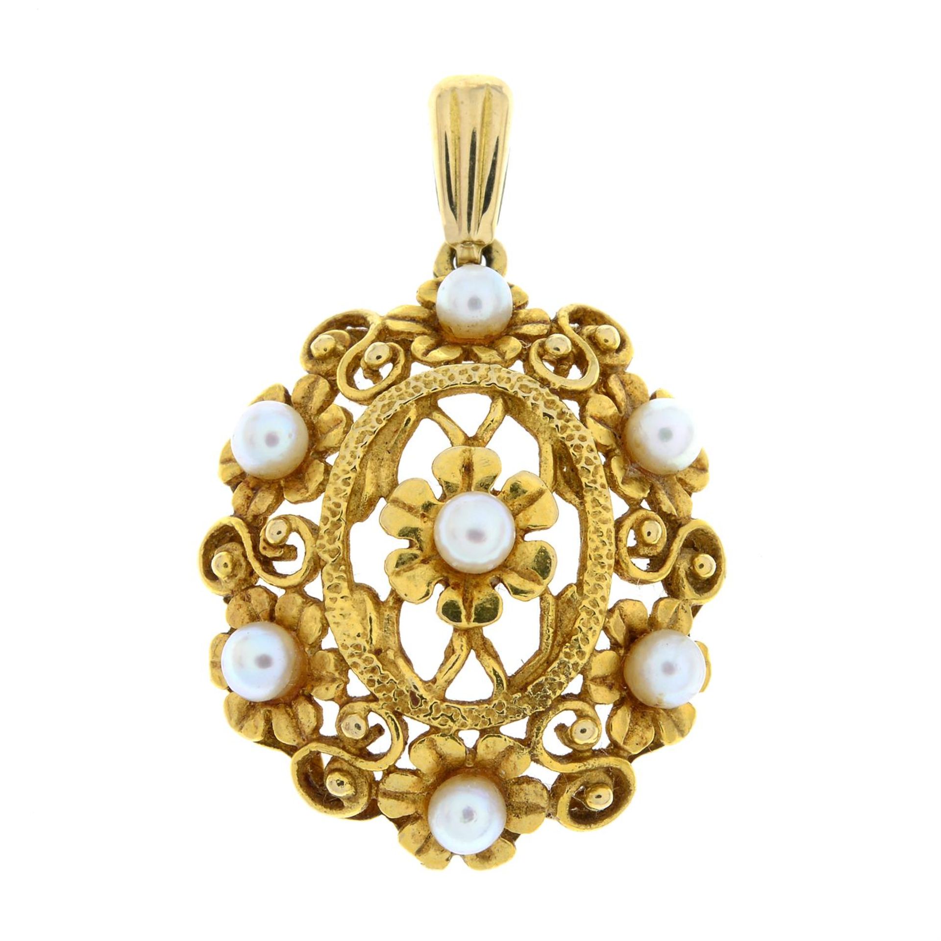 A 9ct gold seed pearl pendant.