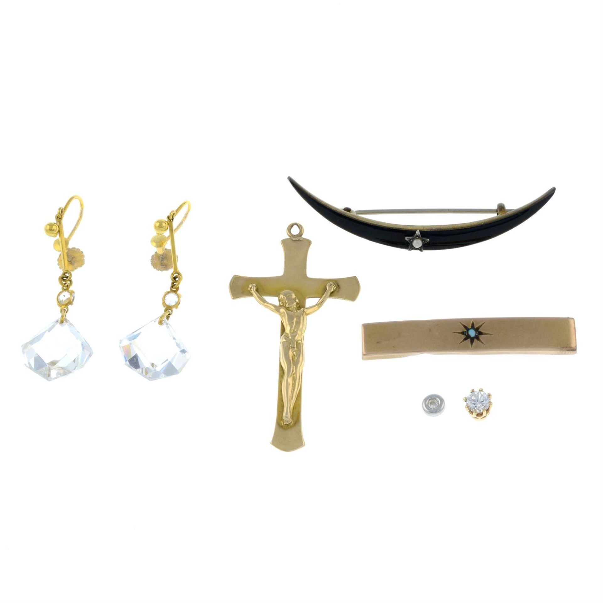 A selection jewellery, to include a 9ct gold crucifix cross pendant, two late Victorian brooches