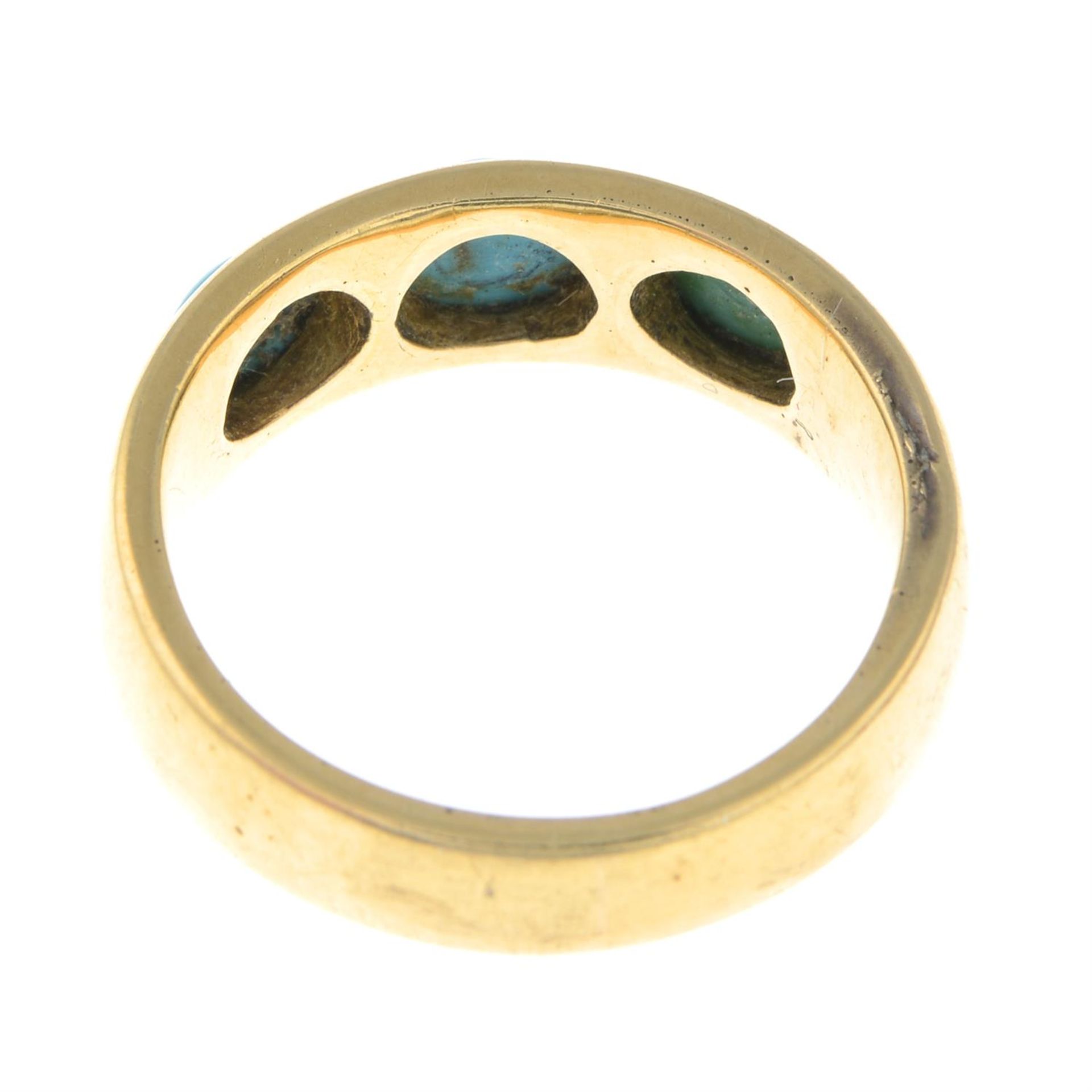 A turquoise three-stone ring. - Image 2 of 2