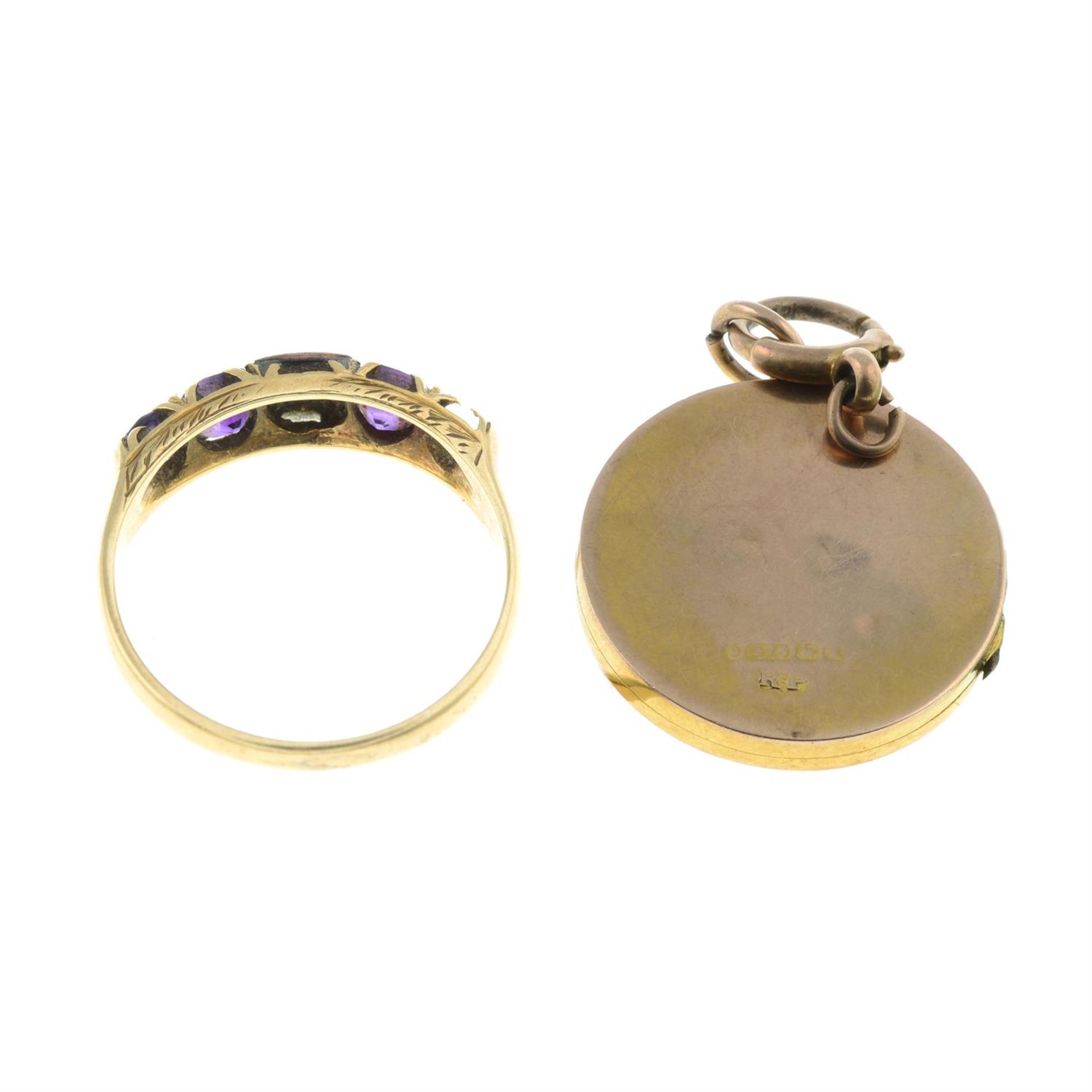 A mid Victorian18ct gold amethyst ring and an early 20th century 9ct gold circular locket. - Image 2 of 2