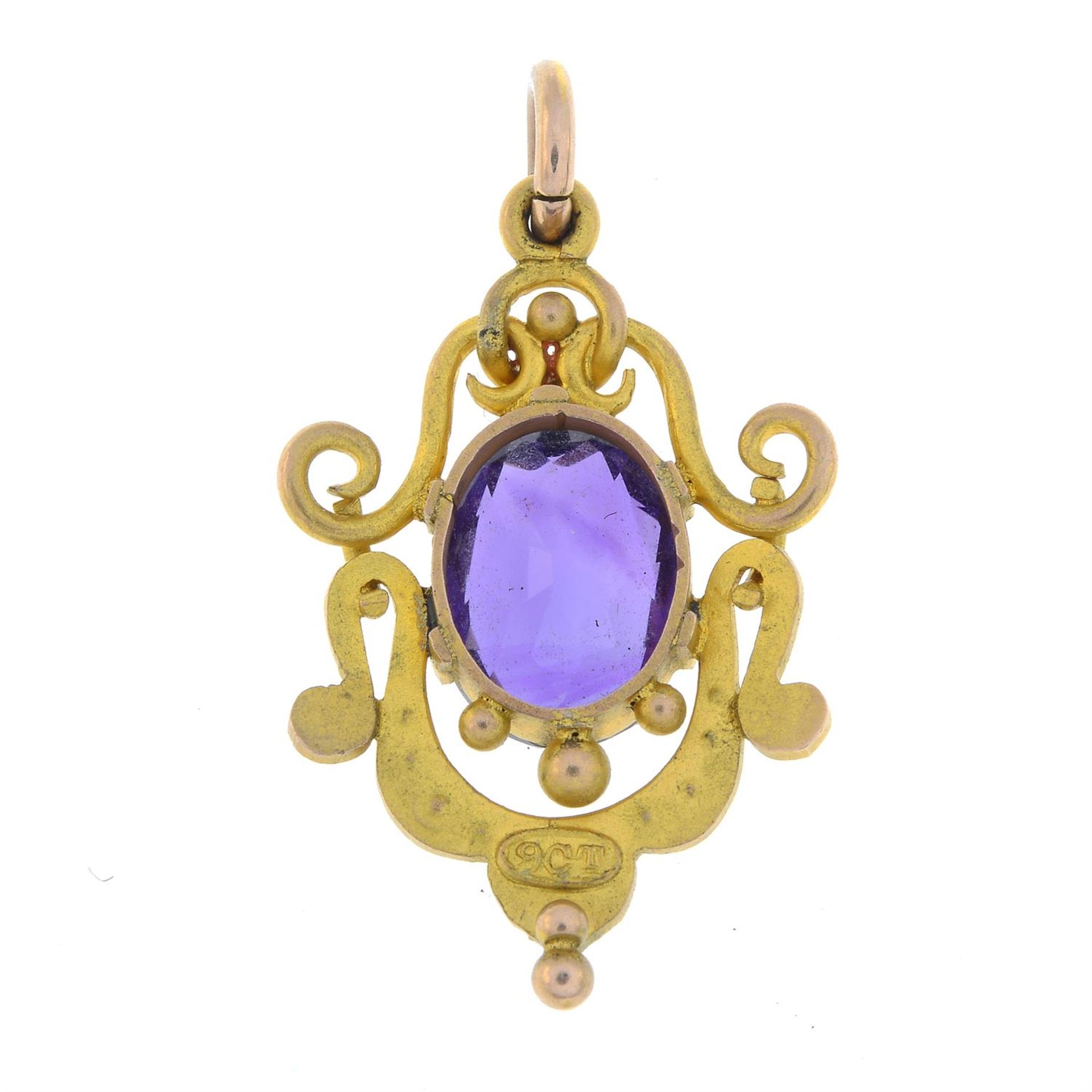 A late Victorian 9ct gold amethyst and split pearl pendant. - Bild 2 aus 2