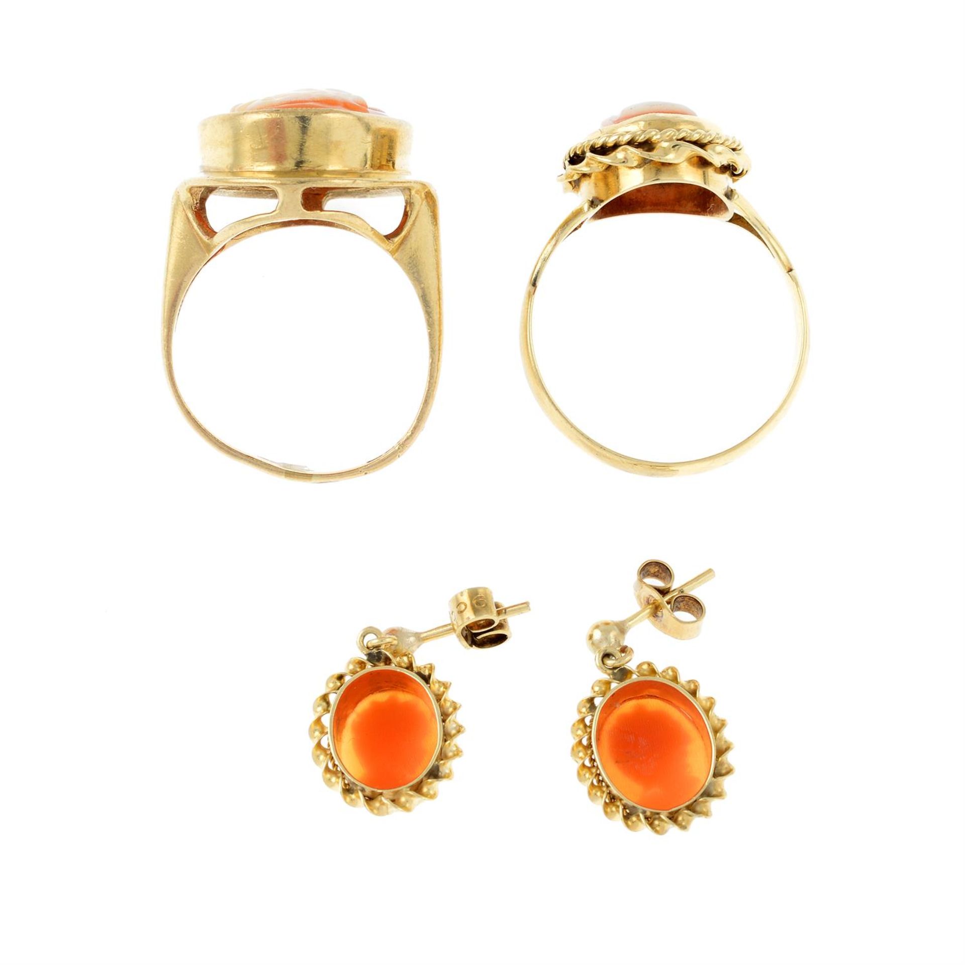 Two 9ct gold shell cameo rings and a pair of 9ct gold shell cameo drop earrings. - Image 2 of 2