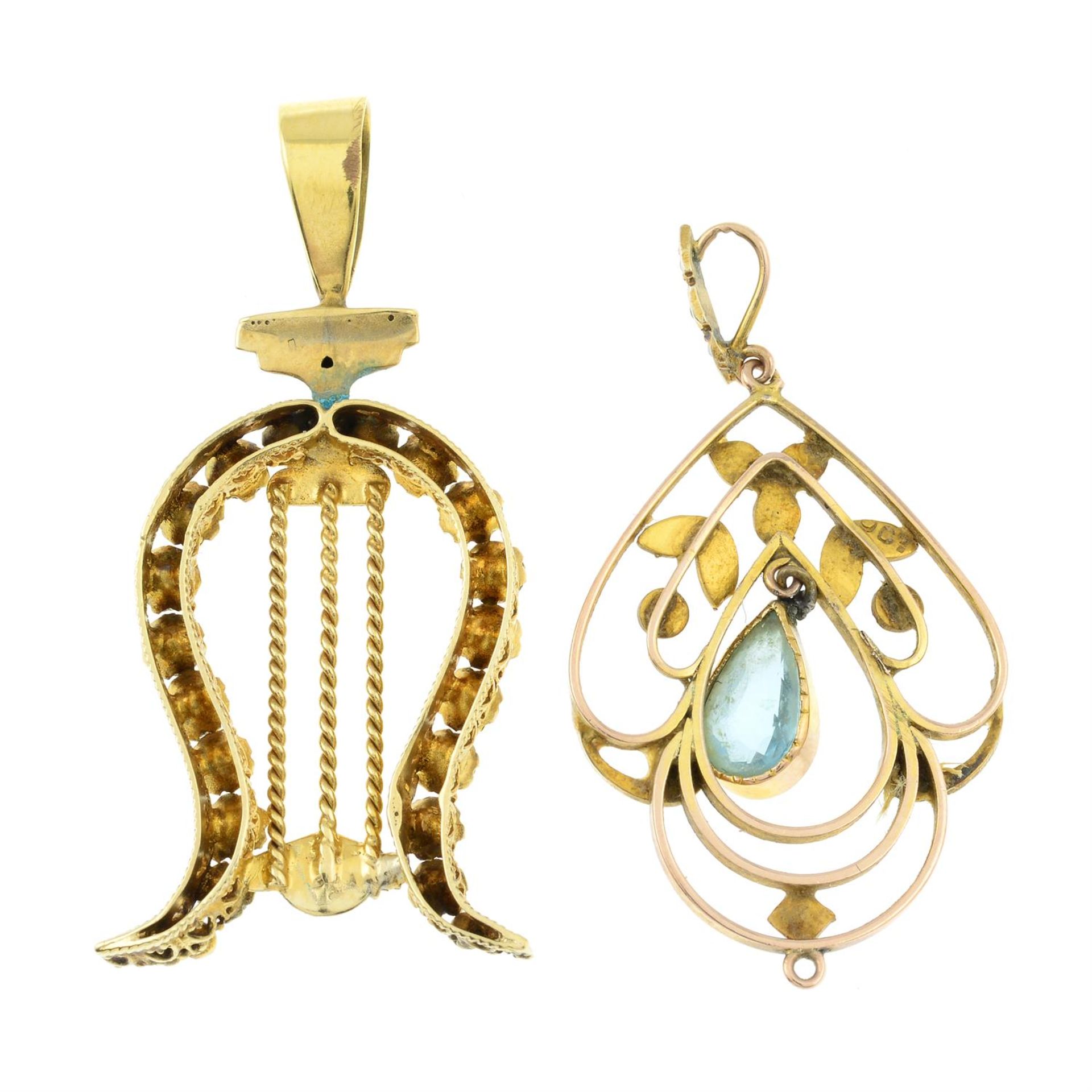 An early 20th century gold blue paste and split pearl openwork pendant, together with a colourless - Bild 2 aus 2