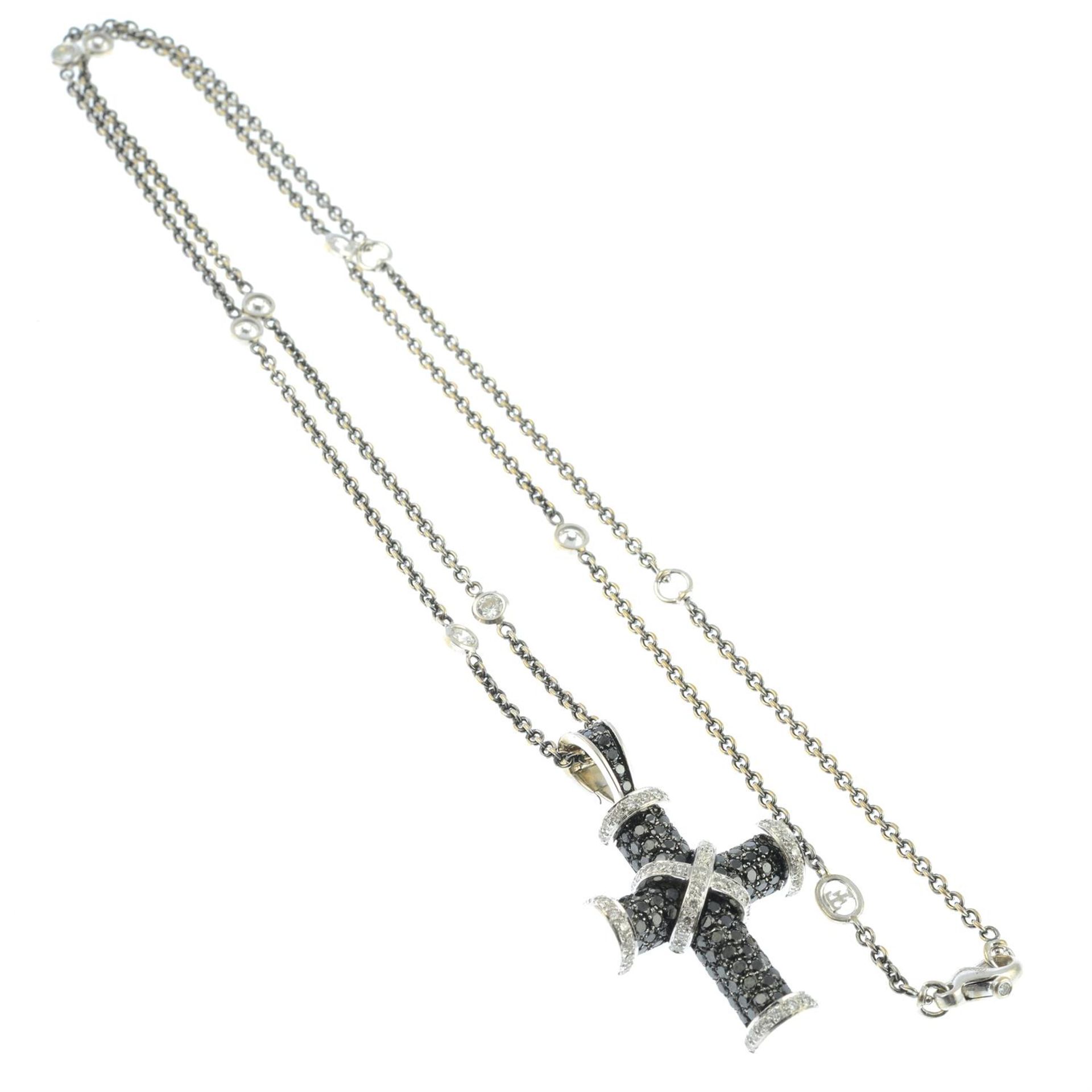 An 18ct gold diamond and 'black' diamond cross pendant, with diamond station necklace, - Bild 5 aus 6