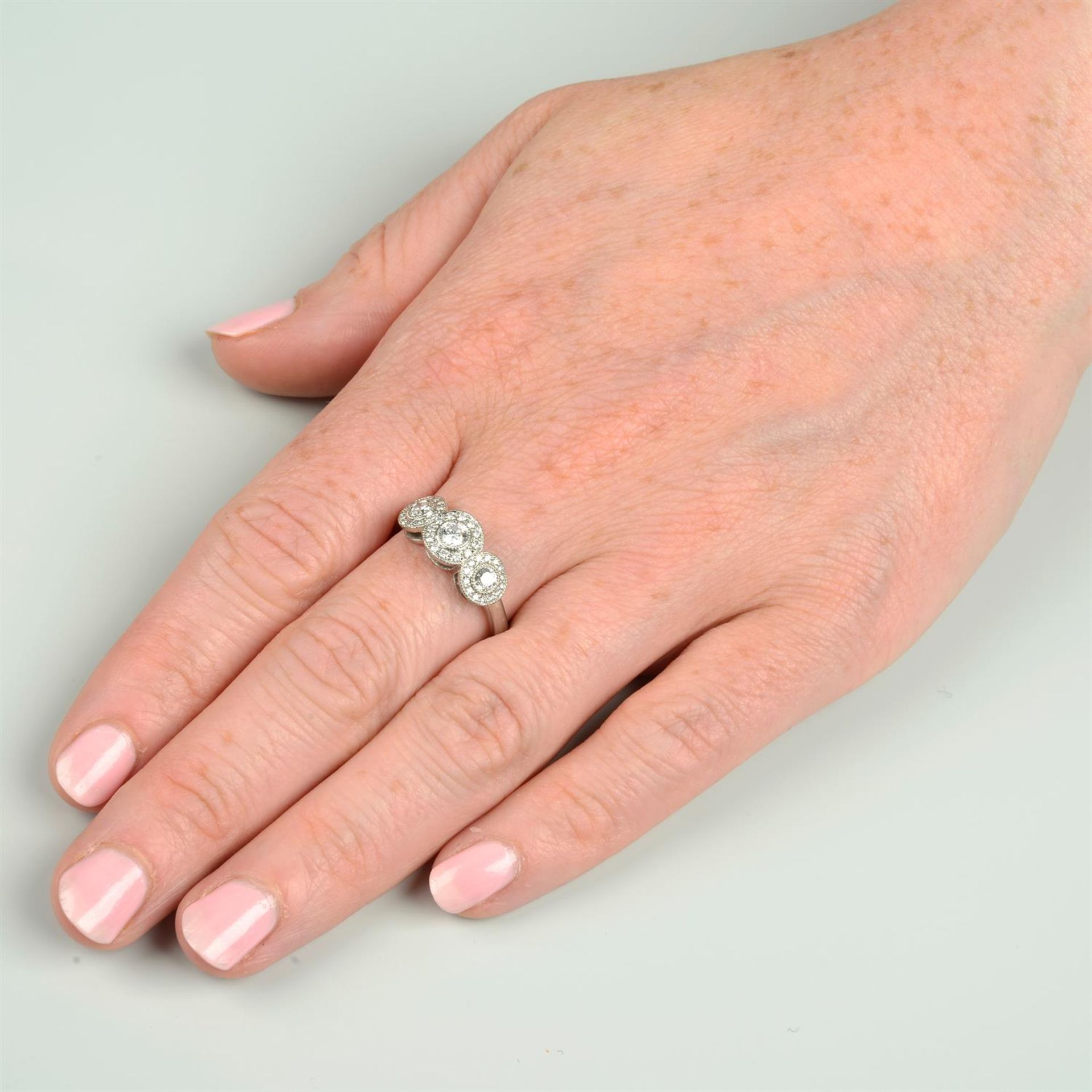 A platinum brilliant-cut diamond 'Circlet' ring, by Tiffany & Co. - Bild 6 aus 6