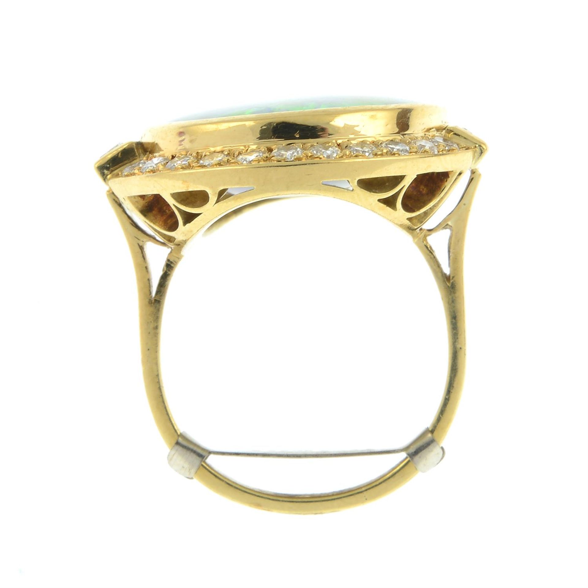 An opal dress ring, with baguette and brilliant-cut diamond surround. - Bild 5 aus 6