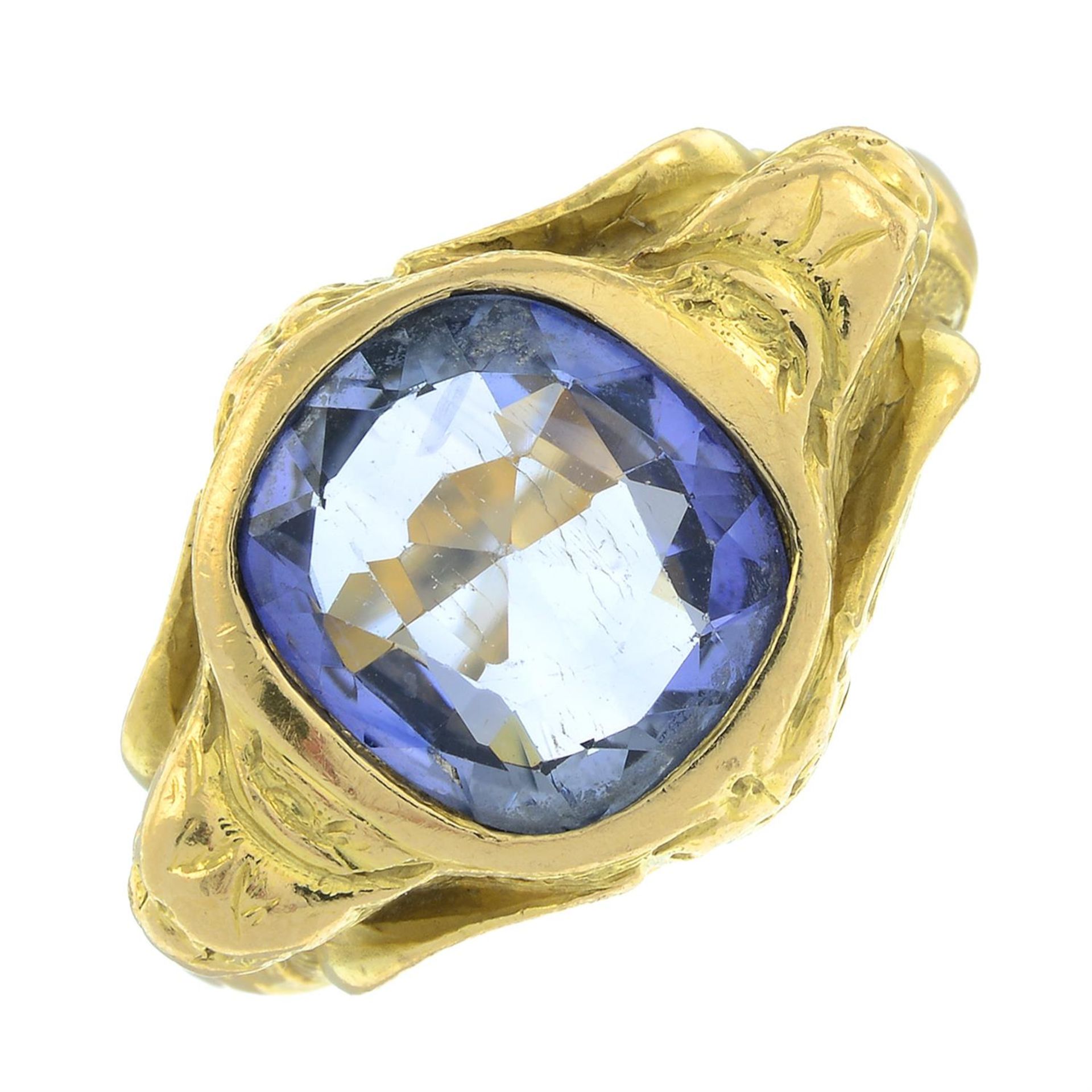 A Sri Lankan sapphire ring, with mythical winged creature shoulders and lion mask gallery. - Bild 2 aus 5