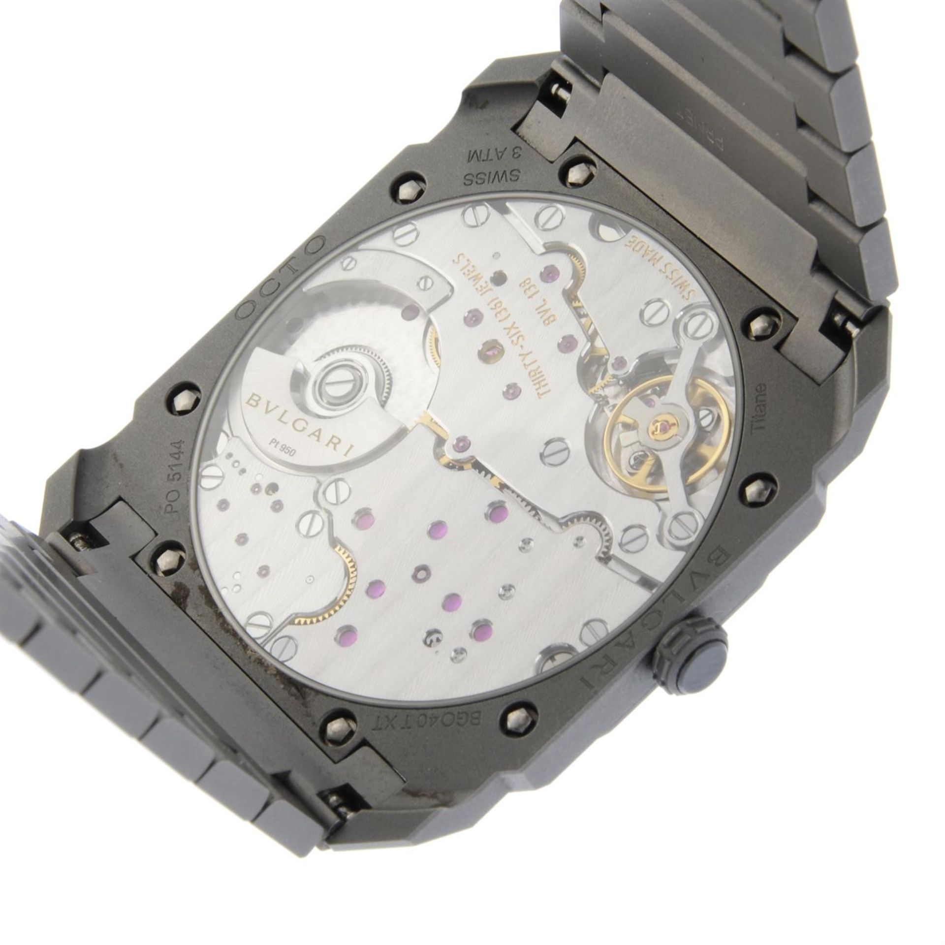 BULGARI - a titanium Octo Finissimo bracelet watch, 40mm. - Bild 4 aus 6