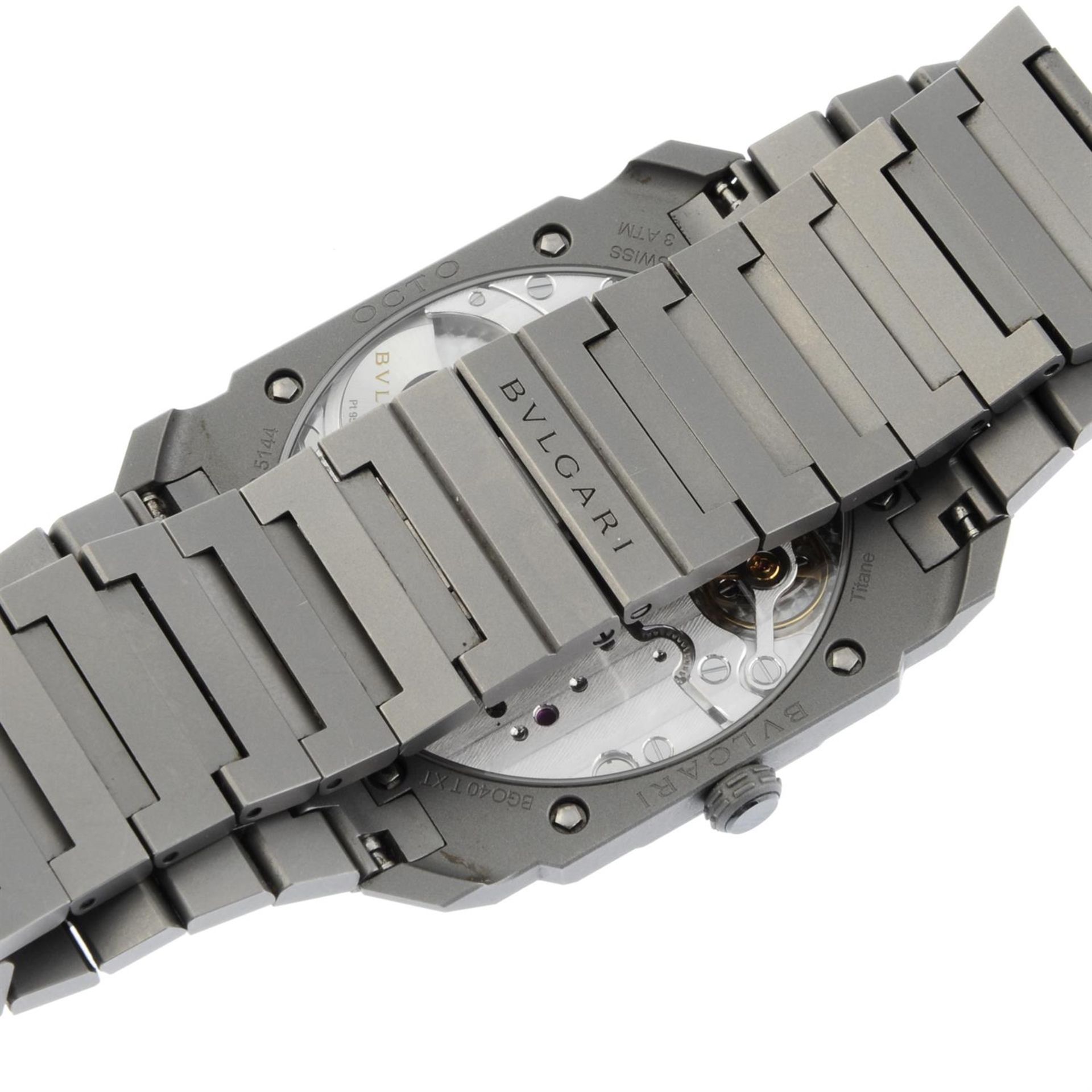 BULGARI - a titanium Octo Finissimo bracelet watch, 40mm. - Bild 2 aus 6