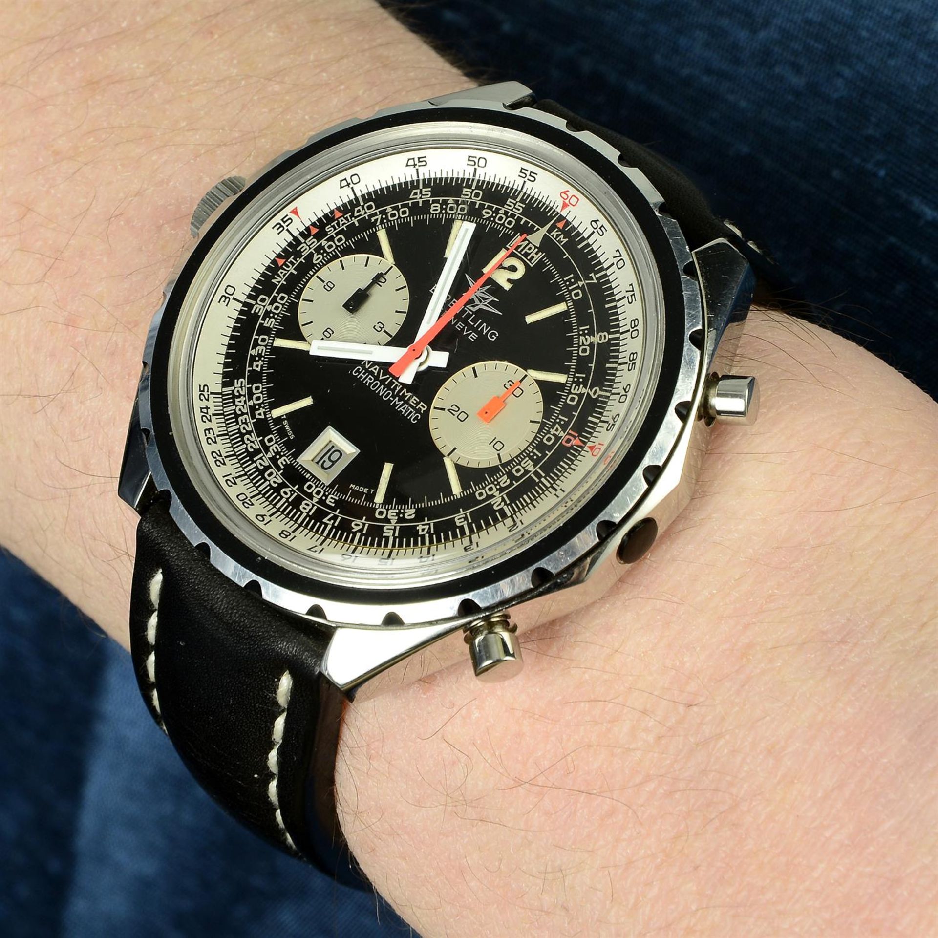 BREITLING - a stainless steel Navitimer Chrono-Matic chronograph wrist watch, 48mm. - Bild 6 aus 6