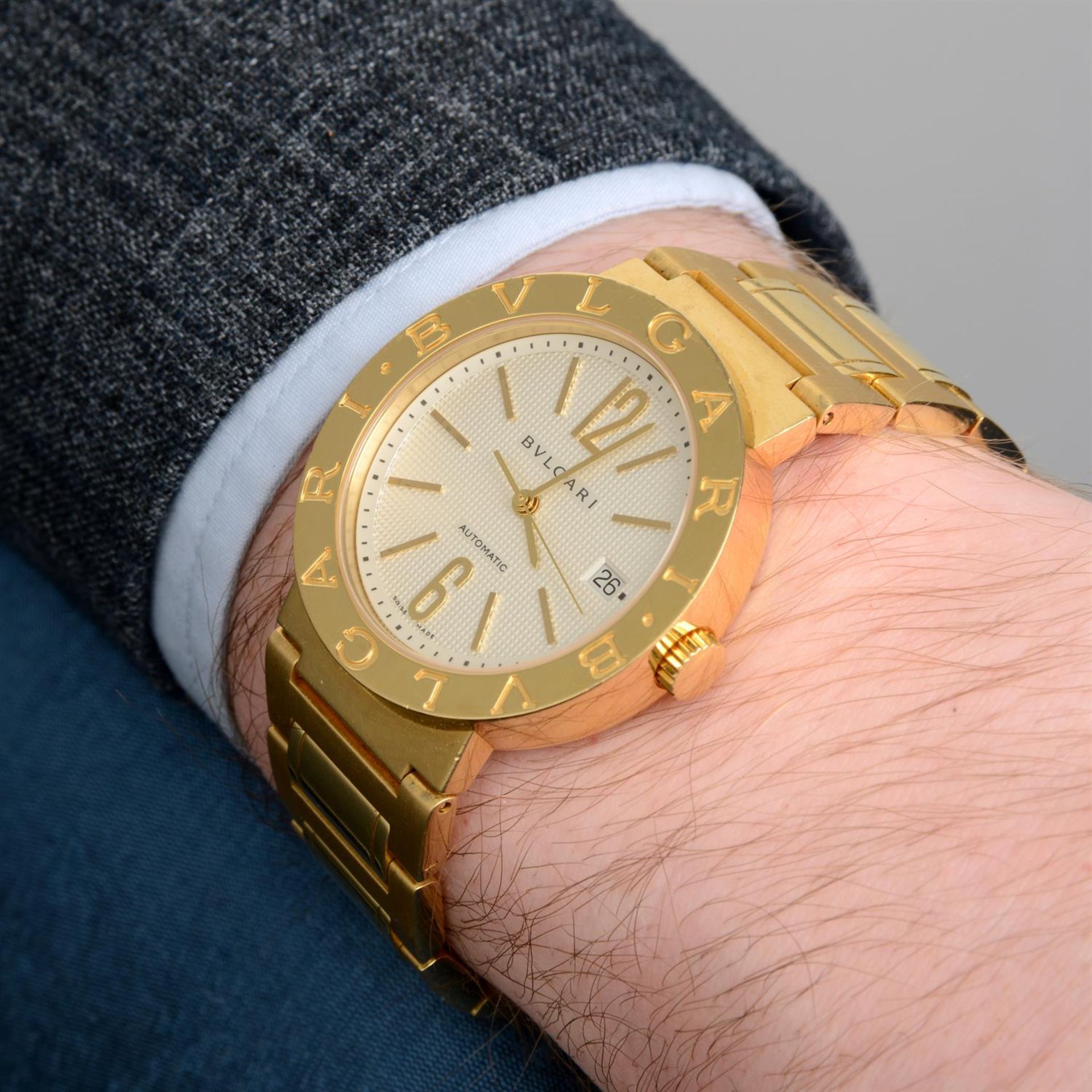 BULGARI - an 18ct yellow gold Diagono bracelet watch, 38mm. - Bild 5 aus 5