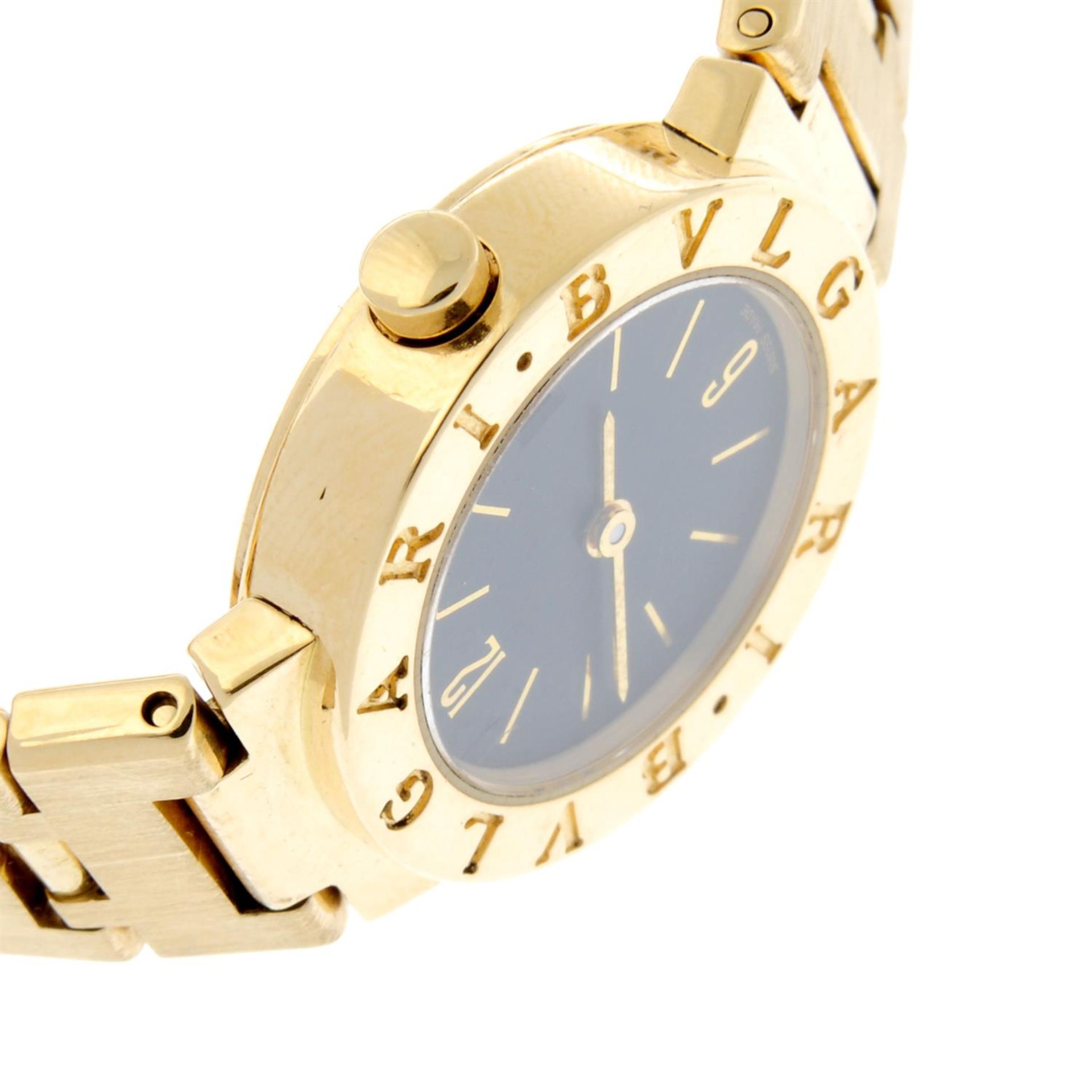 BULGARI - an 18ct yellow gold Bulgari bracelet watch, 23mm. - Bild 3 aus 4