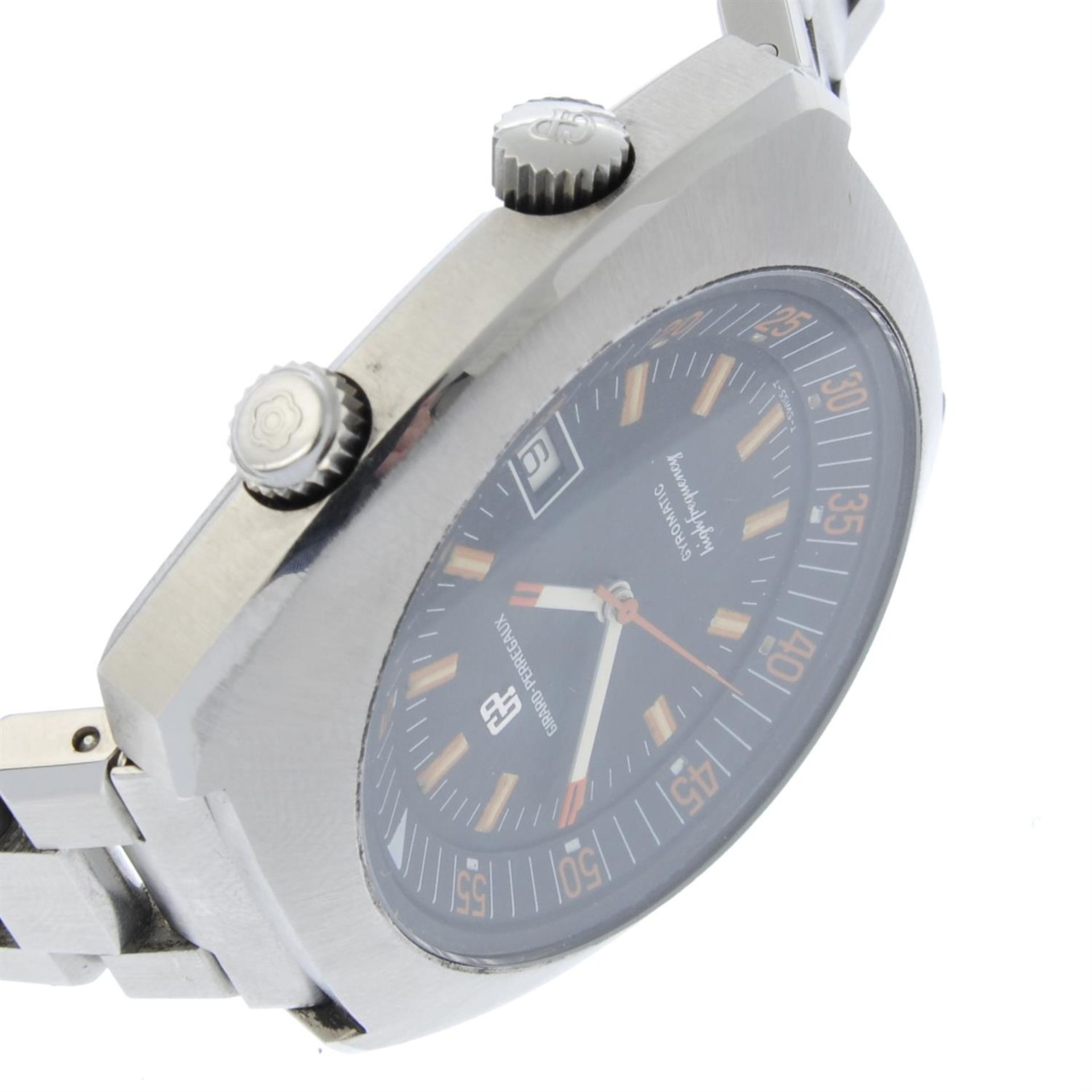 GIRARD PERREGAUX - a stainless steel Gyromatic High Frequency bracelet watch, 43mm. - Bild 3 aus 5