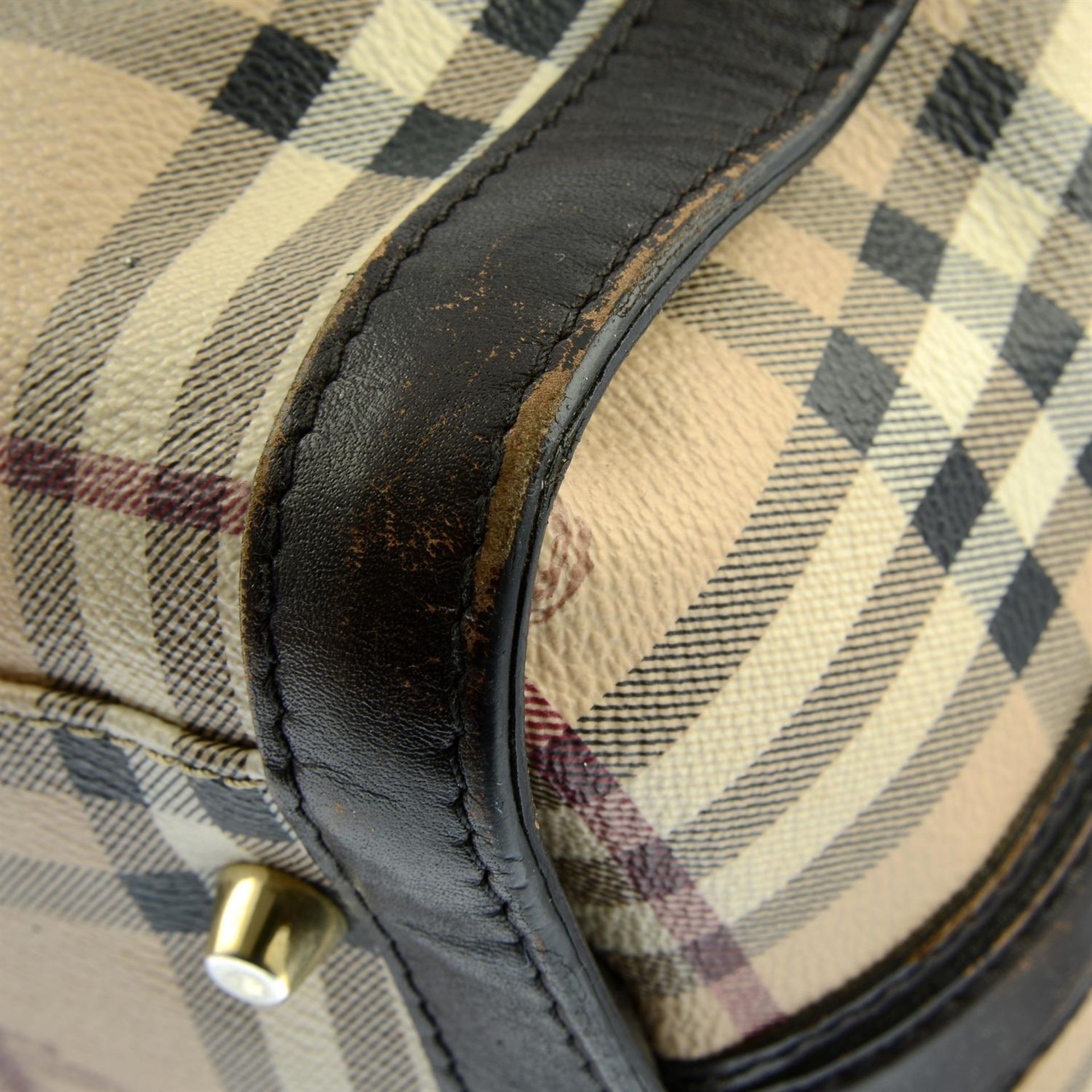 BURBERRY - a Haymarket check bowling bag. - Bild 9 aus 10