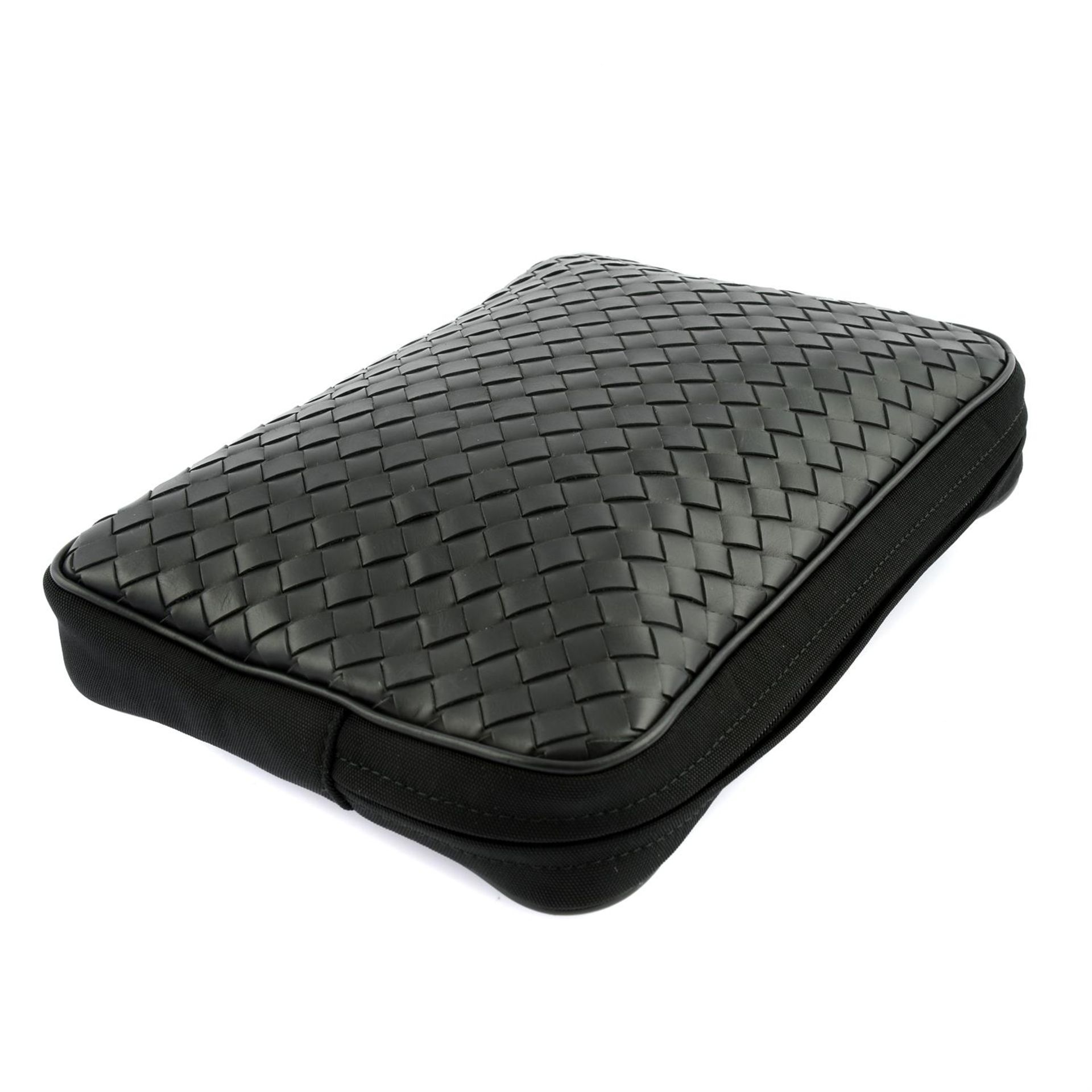 BOTTEGA VENETA - a black leather pouch. - Image 3 of 4