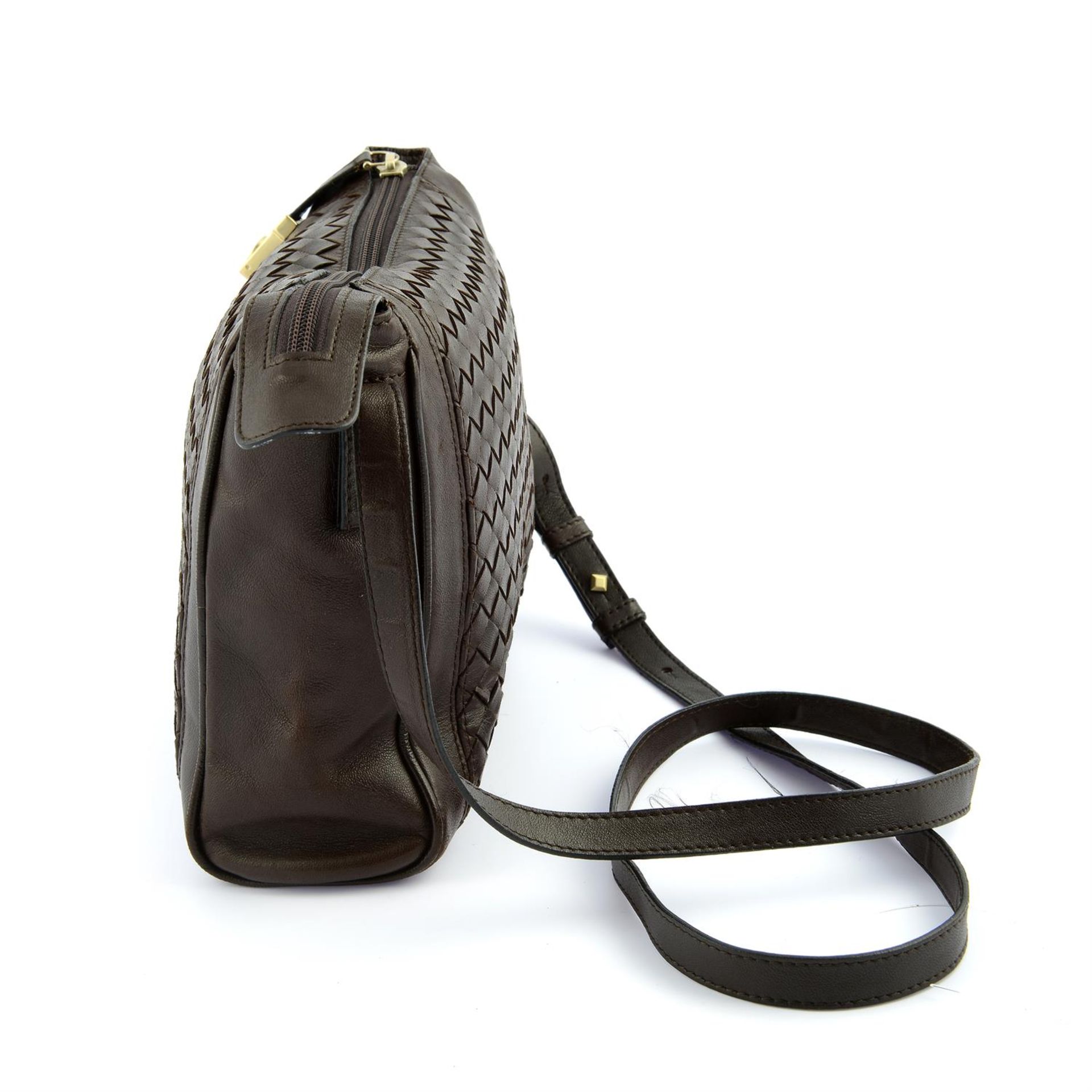 BOTTEGA VENETA - a brown leather crossbody handbag. - Image 3 of 4