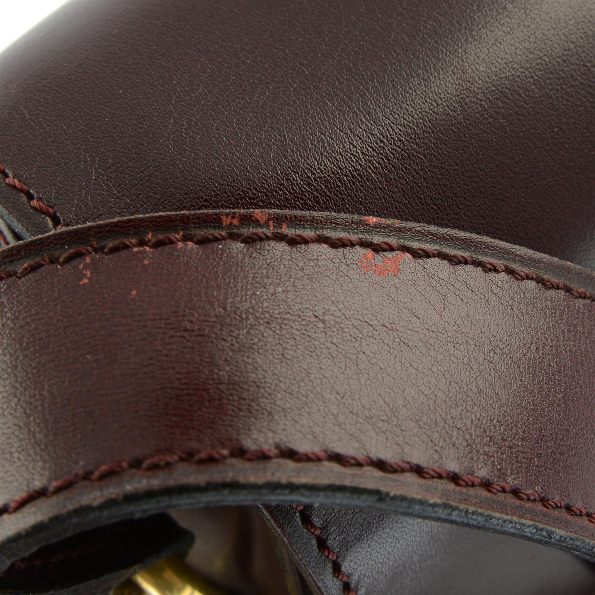 CÉLINE - a burgundy leather shoulder bag and matching leather gloves. - Bild 8 aus 8