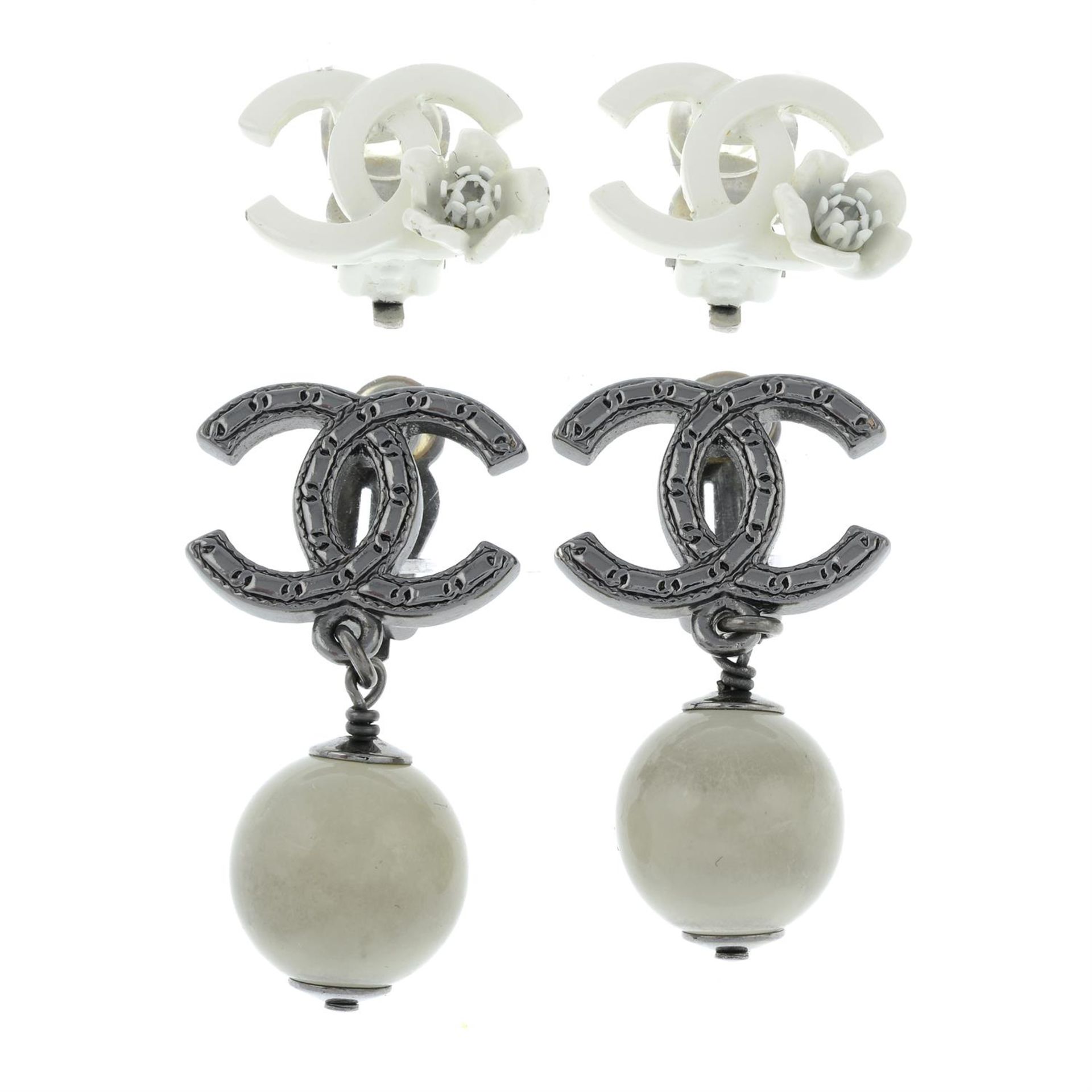 CHANEL - two pairs of clip-on earrings.