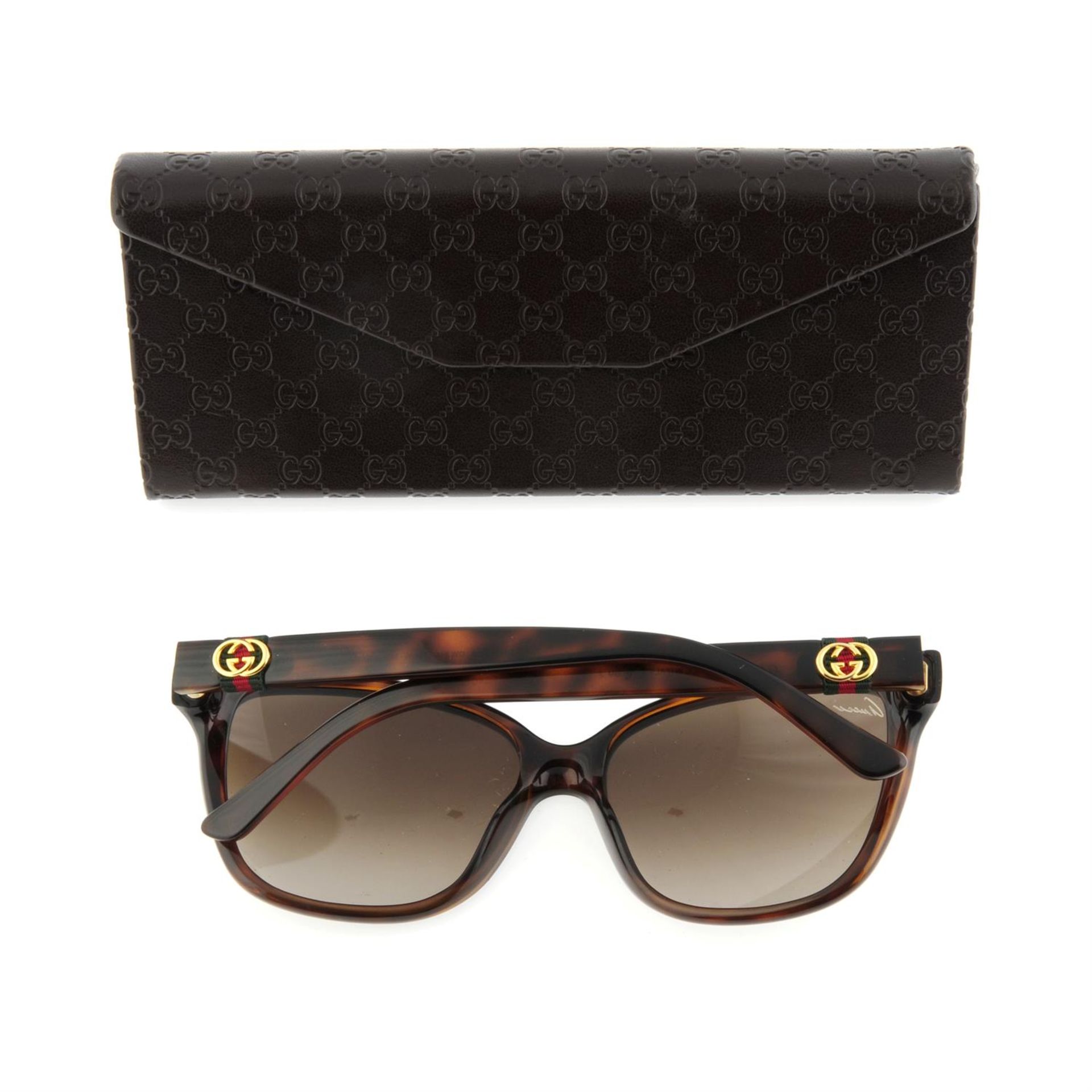 GUCCI - a pair of sunglasses. - Image 2 of 2