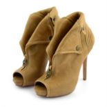 ALEXANDER MCQUEEN - a pair of tan leather Faithfull heels.