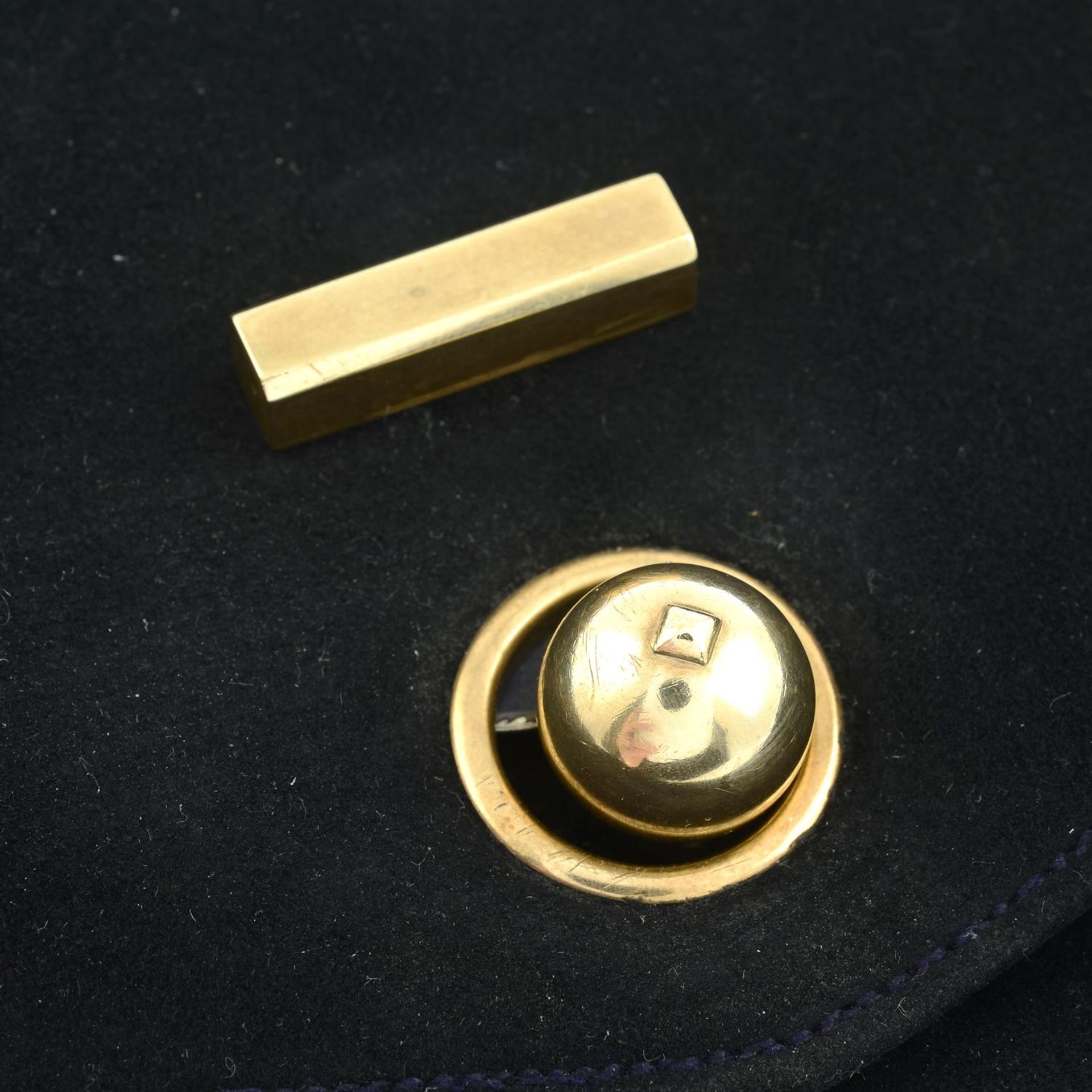CARTIER - a 1930s black suede leather handbag with 9ct gold hardware. - Bild 7 aus 8