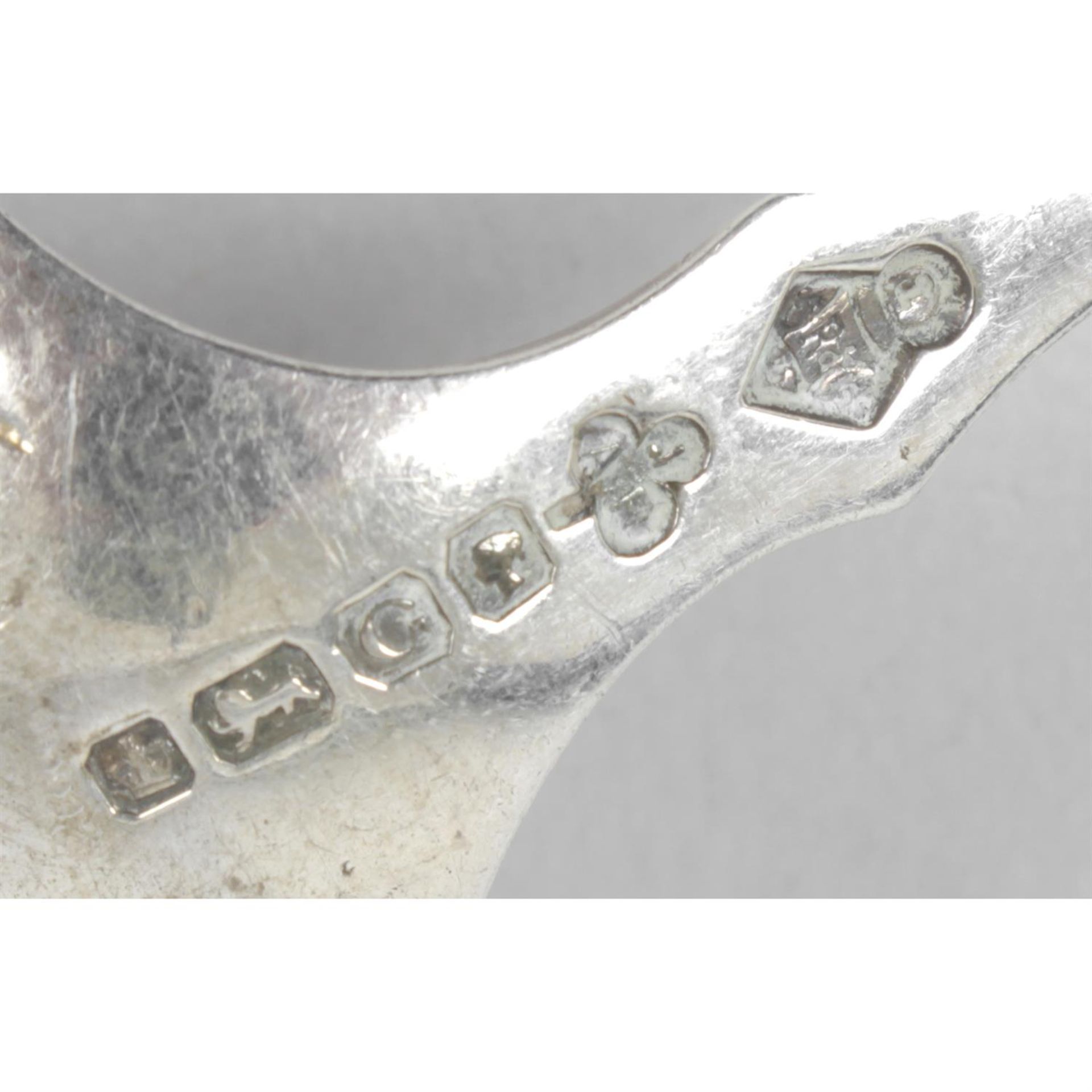 A William IV silver sifter spoon; together with four Victorian silver examples. (5). - Image 2 of 4