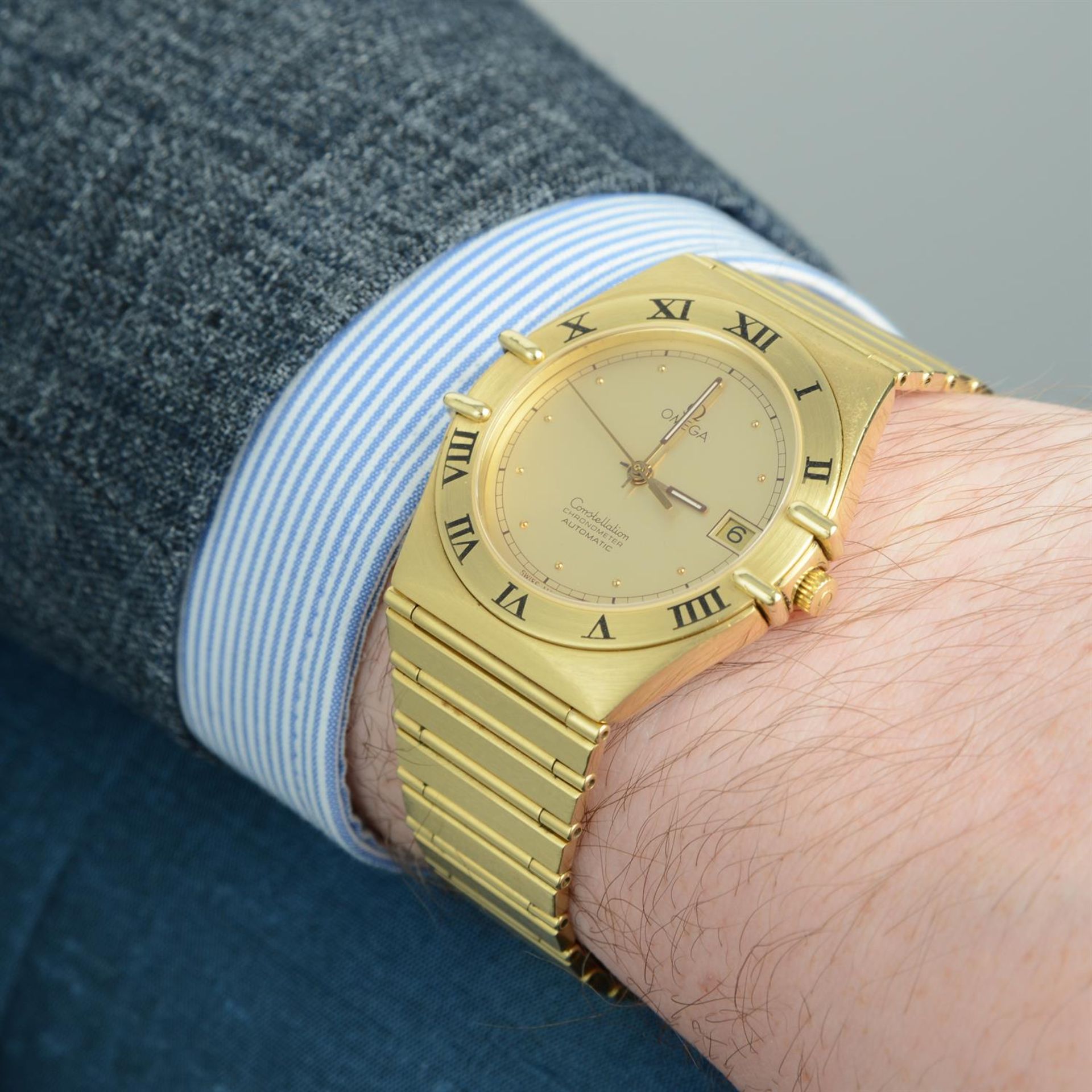 OMEGA - a 18ct yellow gold Constellation bracelet watch, 34mm. - Image 5 of 6