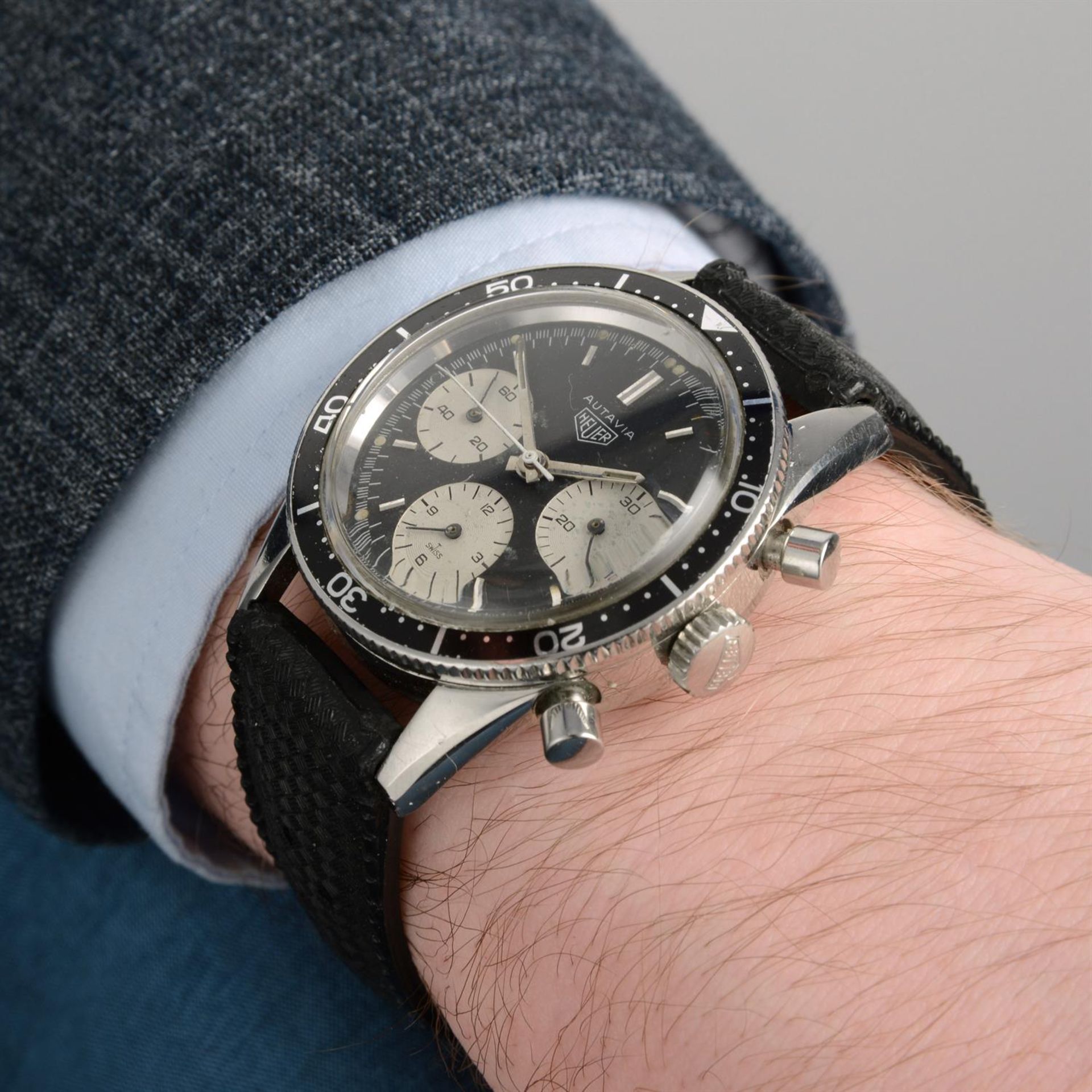 HEUER - a stainless steel Autavia chronograph wrist watch, 38mm. - Image 5 of 5