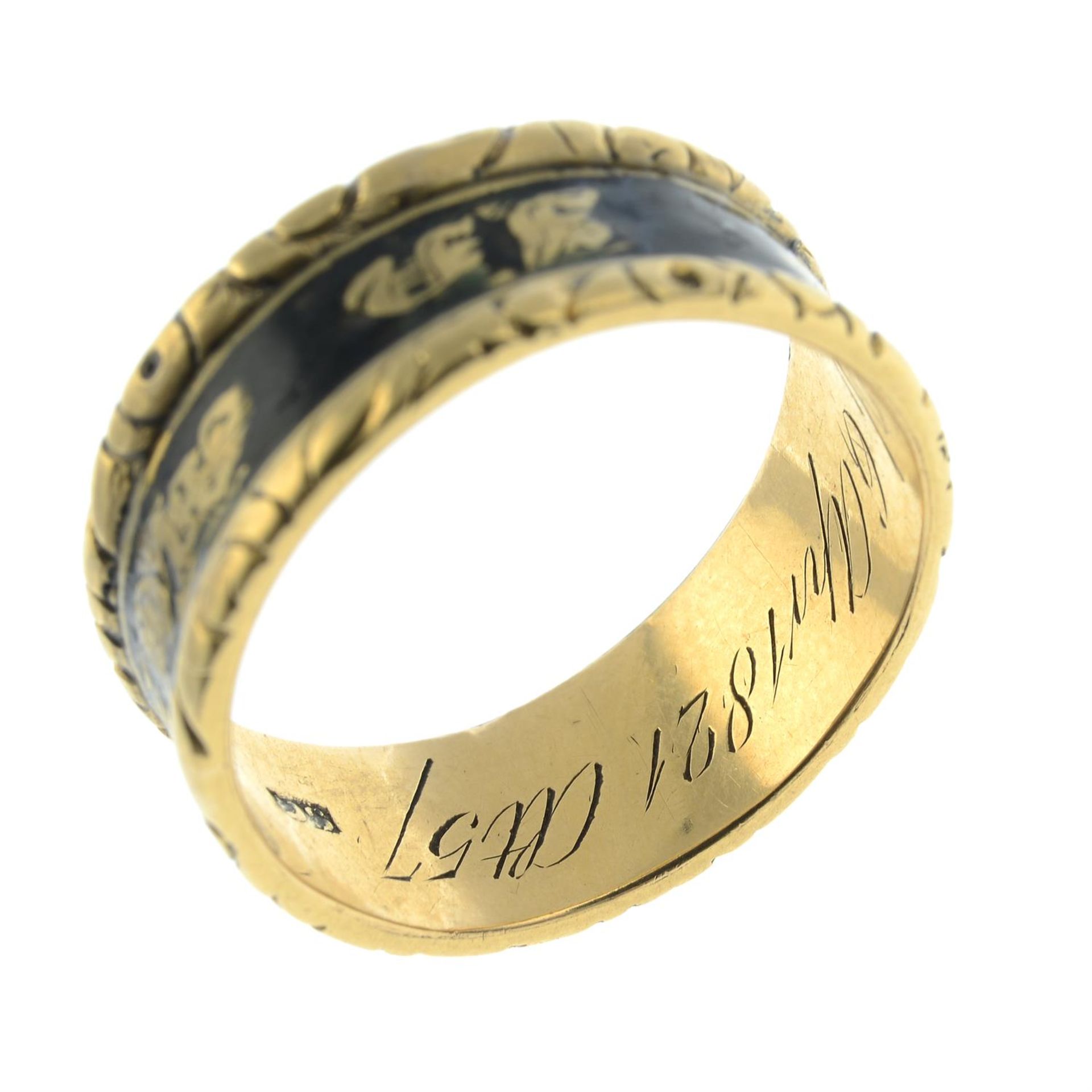 A late Georgian 18ct gold black enamel 'In Memory Of' mourning band ring. - Image 4 of 5