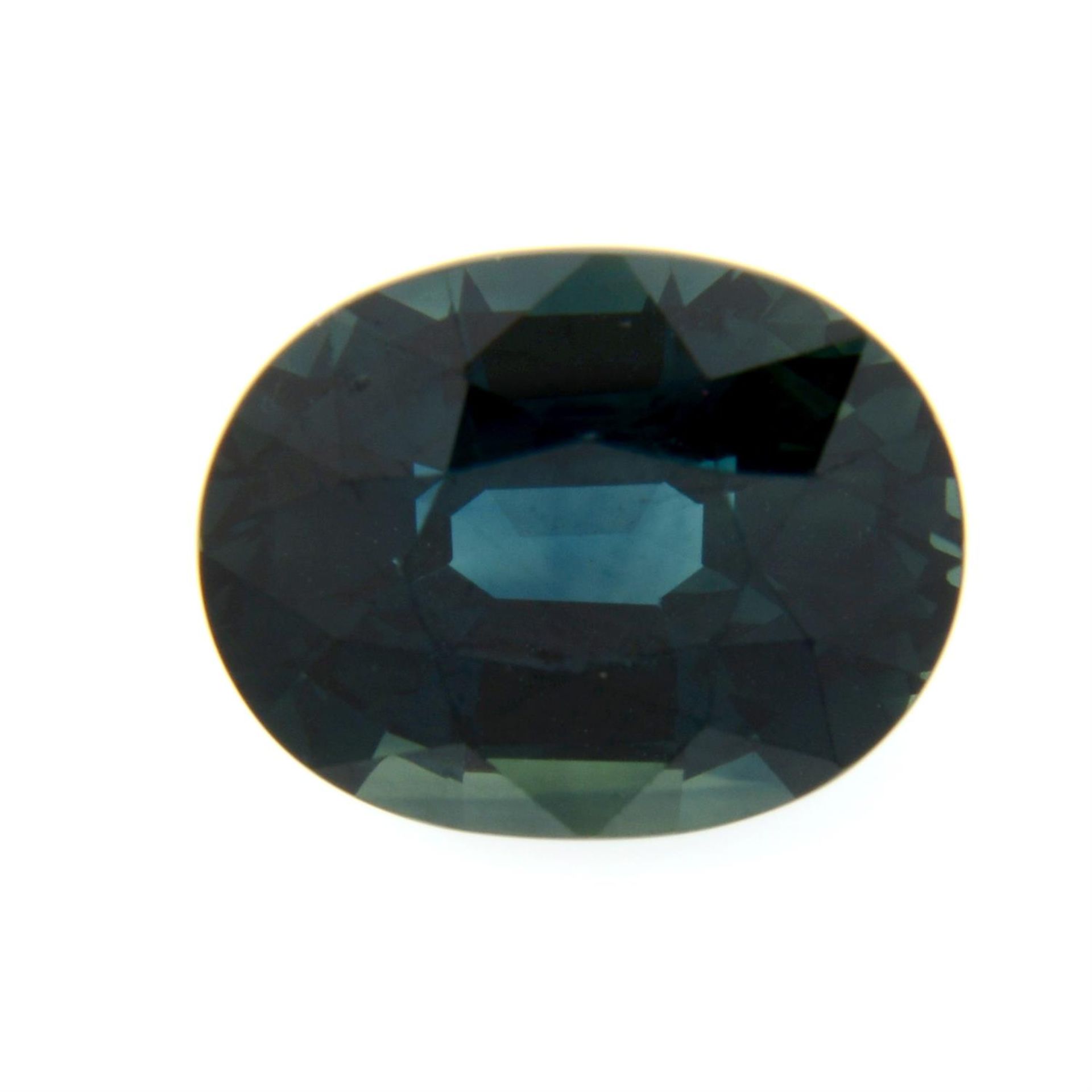 An oval shape sapphire, weighing 5.04ct