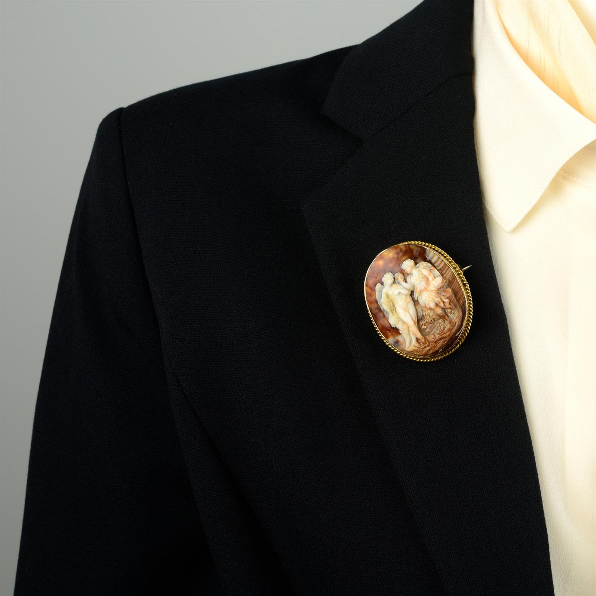 A 19th century cameo brooch, believed to be depicting Thanatos leading a lost soul, - Image 4 of 4