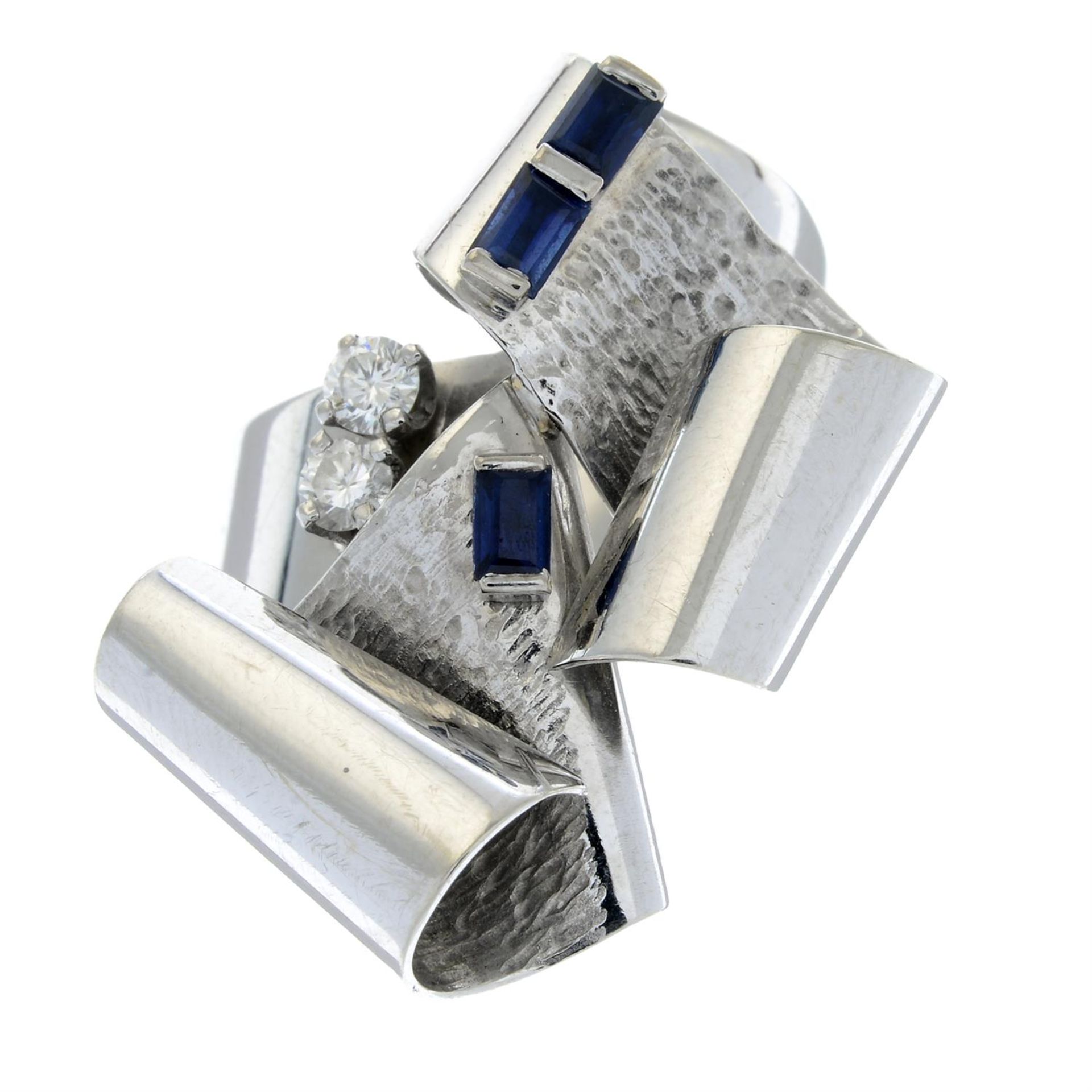 A sapphire and brilliant-cut diamond ring, by Gübelin. - Image 2 of 6