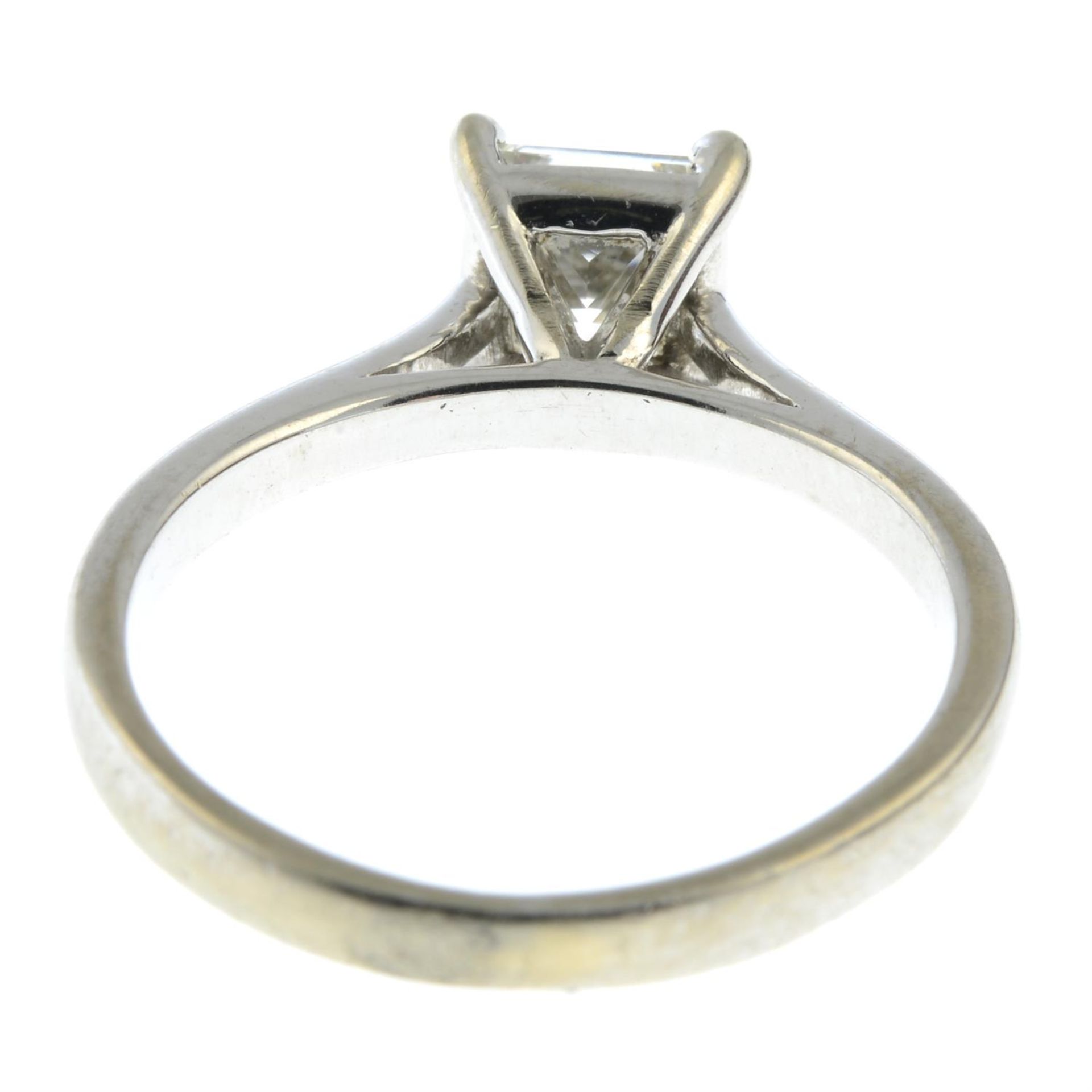 A square-shape diamond single-stone ring. - Image 4 of 6