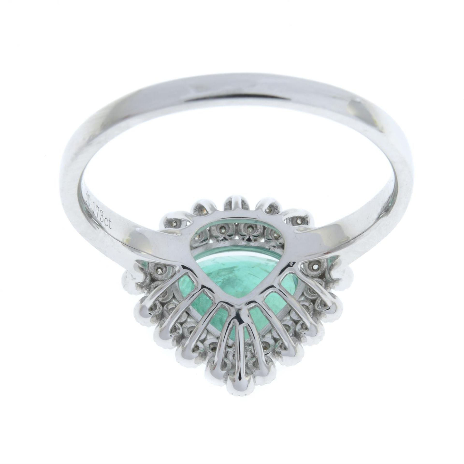 An emerald and brilliant-cut diamond dress ring. - Image 3 of 5