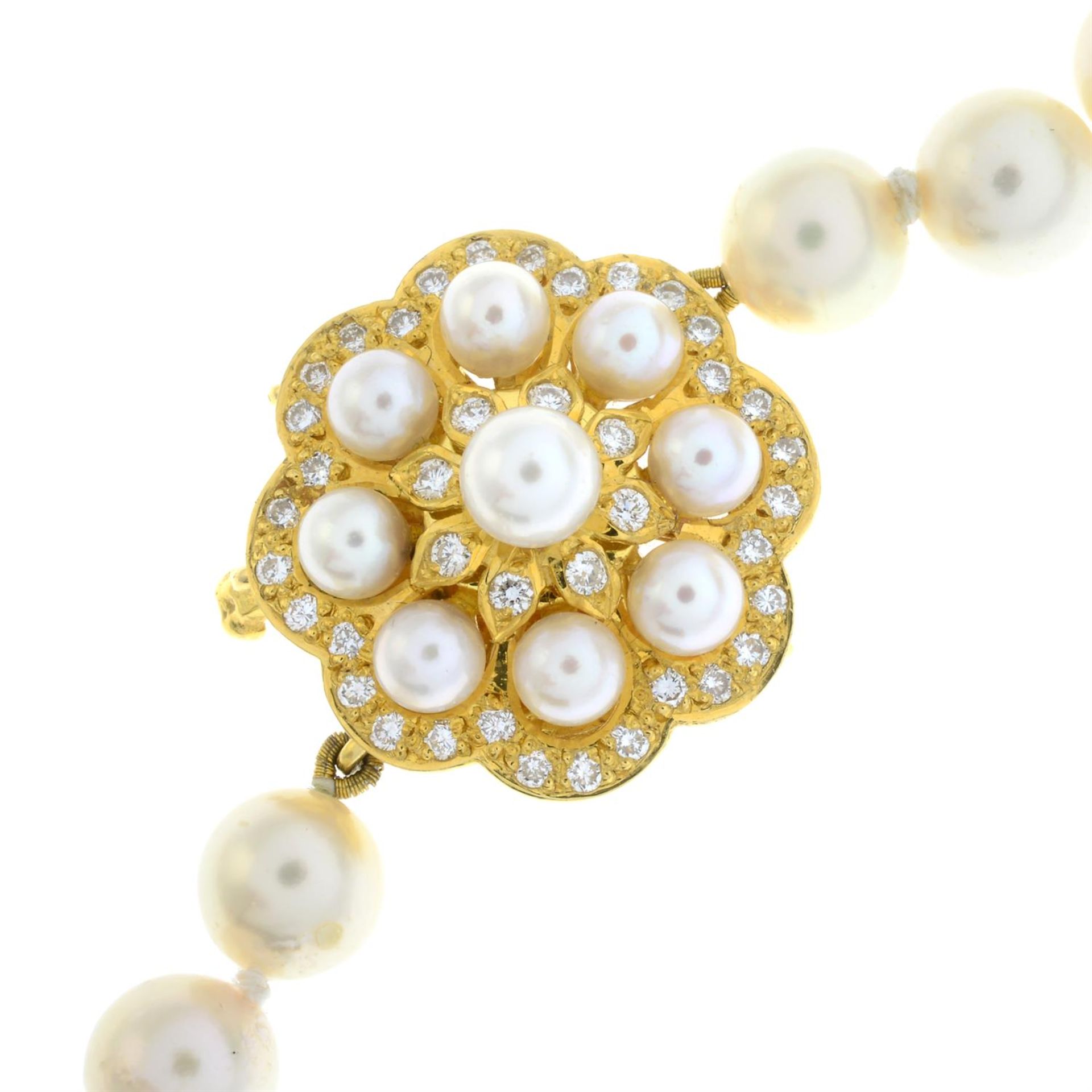 A cultured pearl single-strand necklace, on 18ct gold cultured pearl and diamond three-strand clasp. - Image 4 of 4