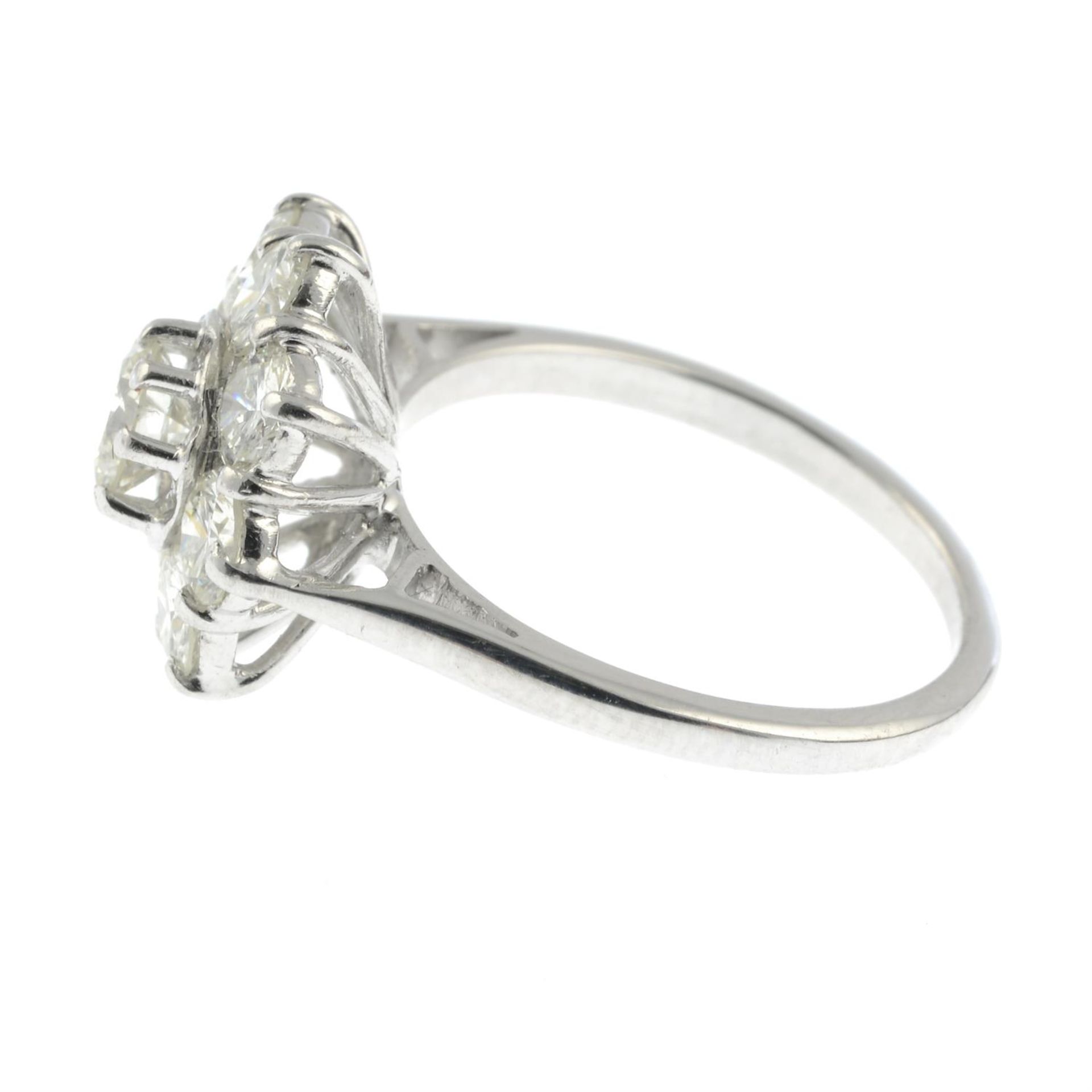 A brilliant-cut diamond cluster ring. - Image 3 of 5