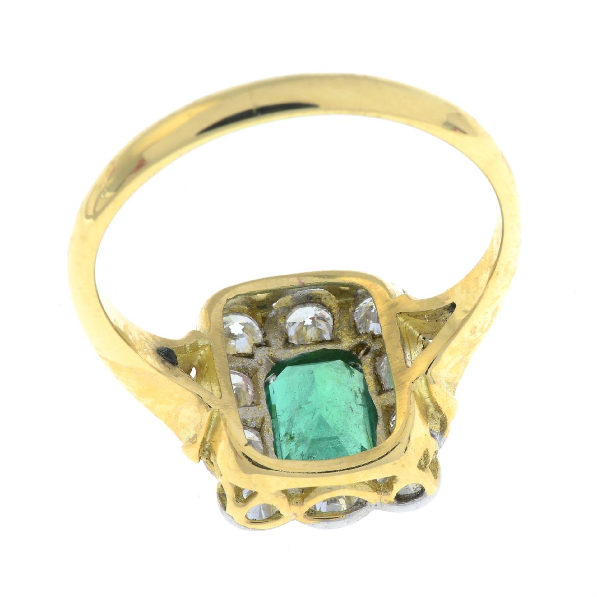 An emerald and brilliant-cut diamond cluster ring. - Image 3 of 5