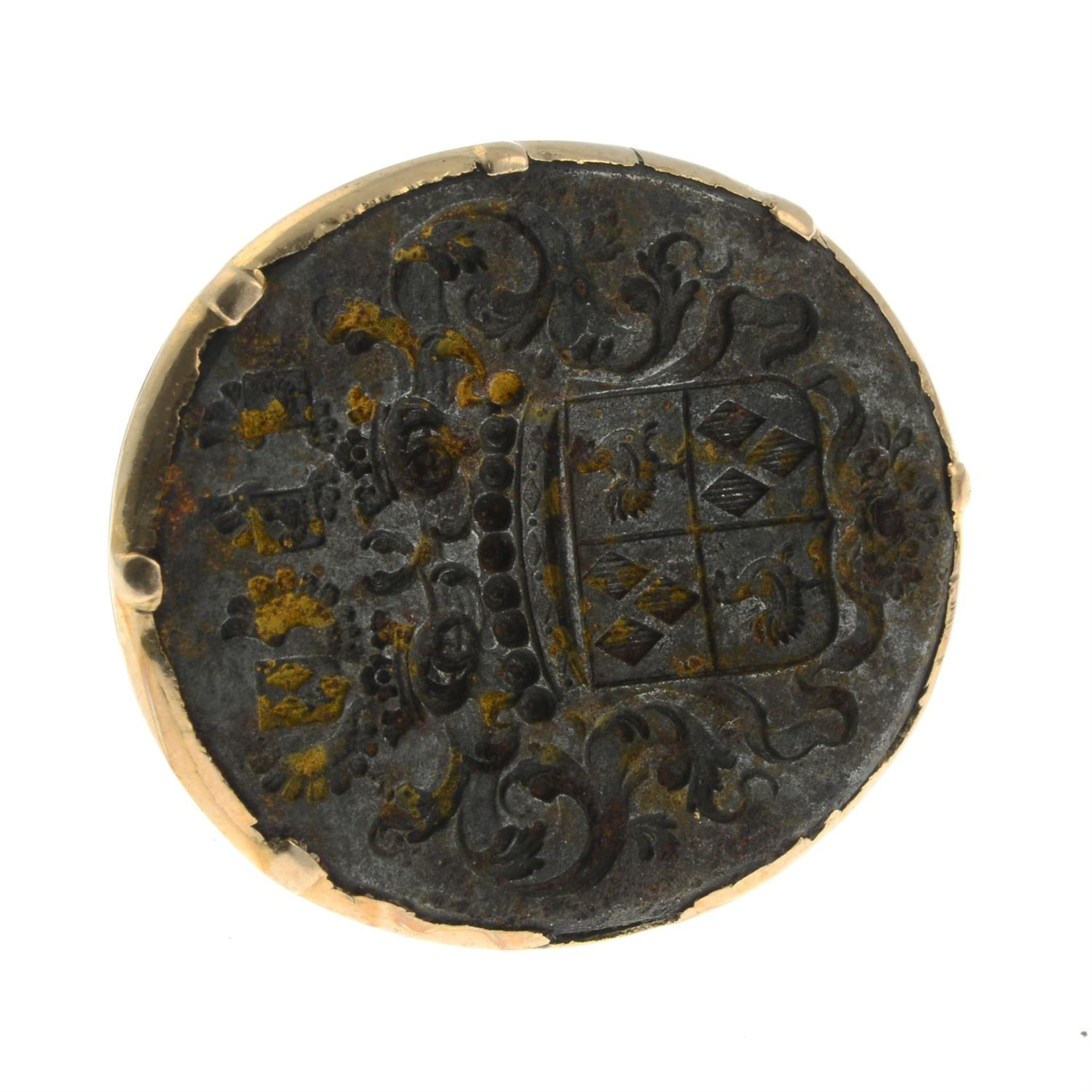 A Georgian gold mounted steel armorial fob. - Image 3 of 4