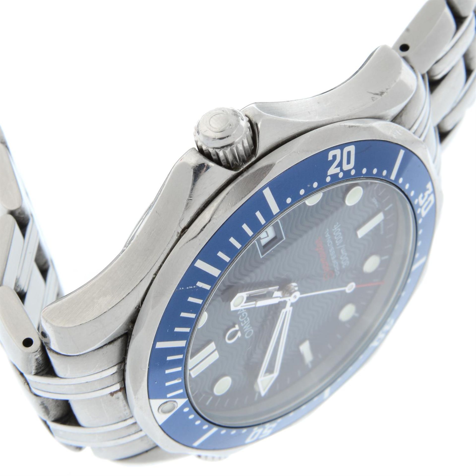 OMEGA - a stainless steel Seamaster Professional 300M bracelet watch, 40mm. - Image 3 of 7