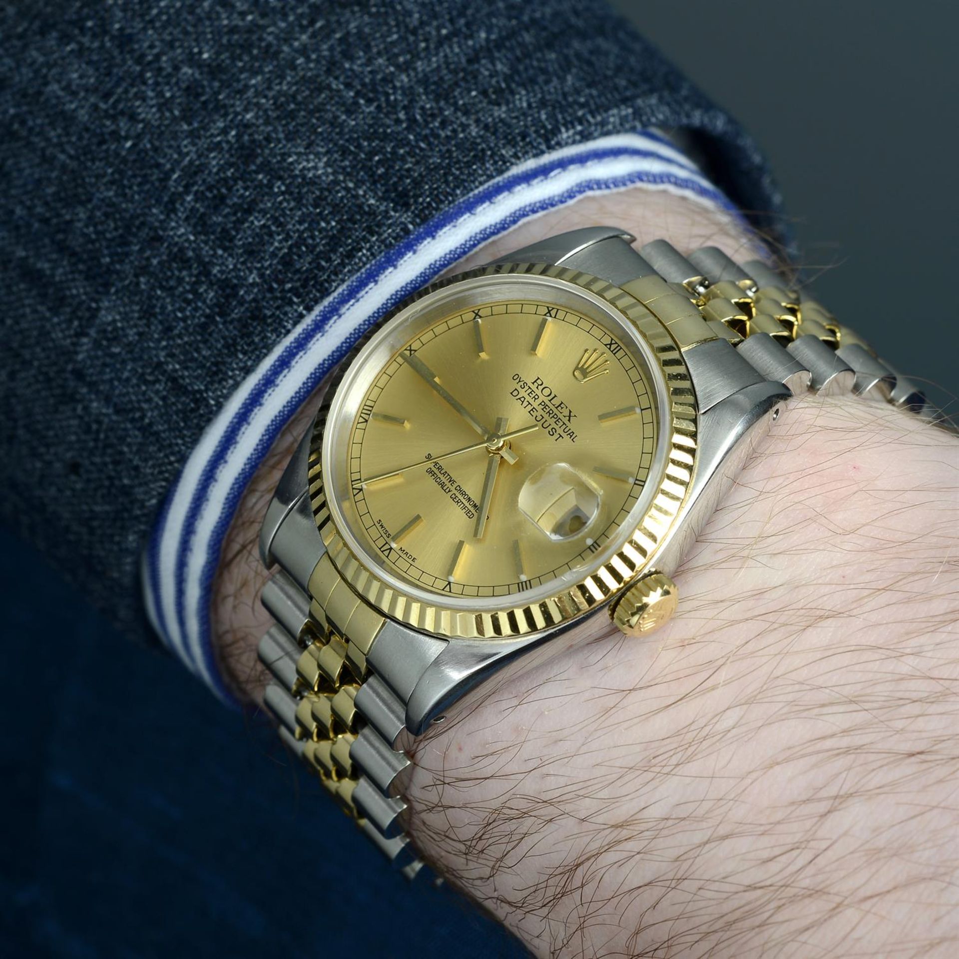 ROLEX - a bi-metal Oyster Perpetual Datejust bracelet watch, 35mm. - Image 5 of 5