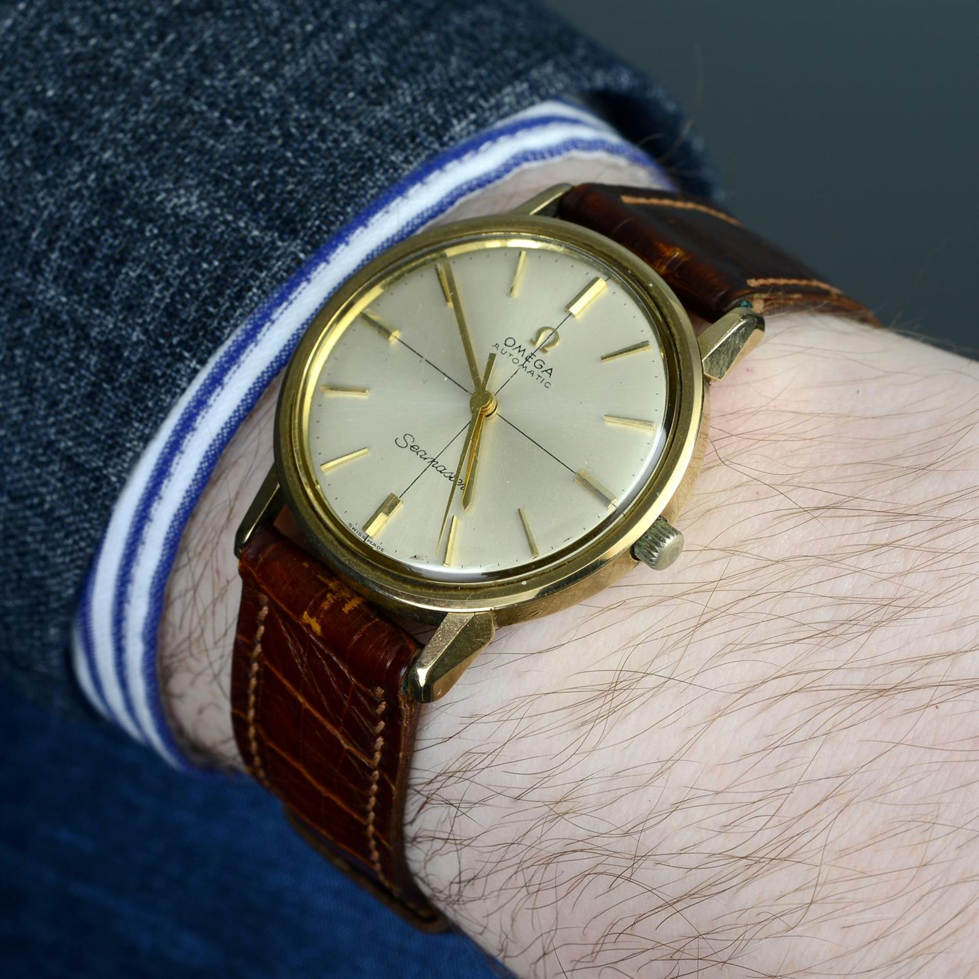 OMEGA - a yellow metal Seamaster wrist watch, 34mm. - Image 5 of 6