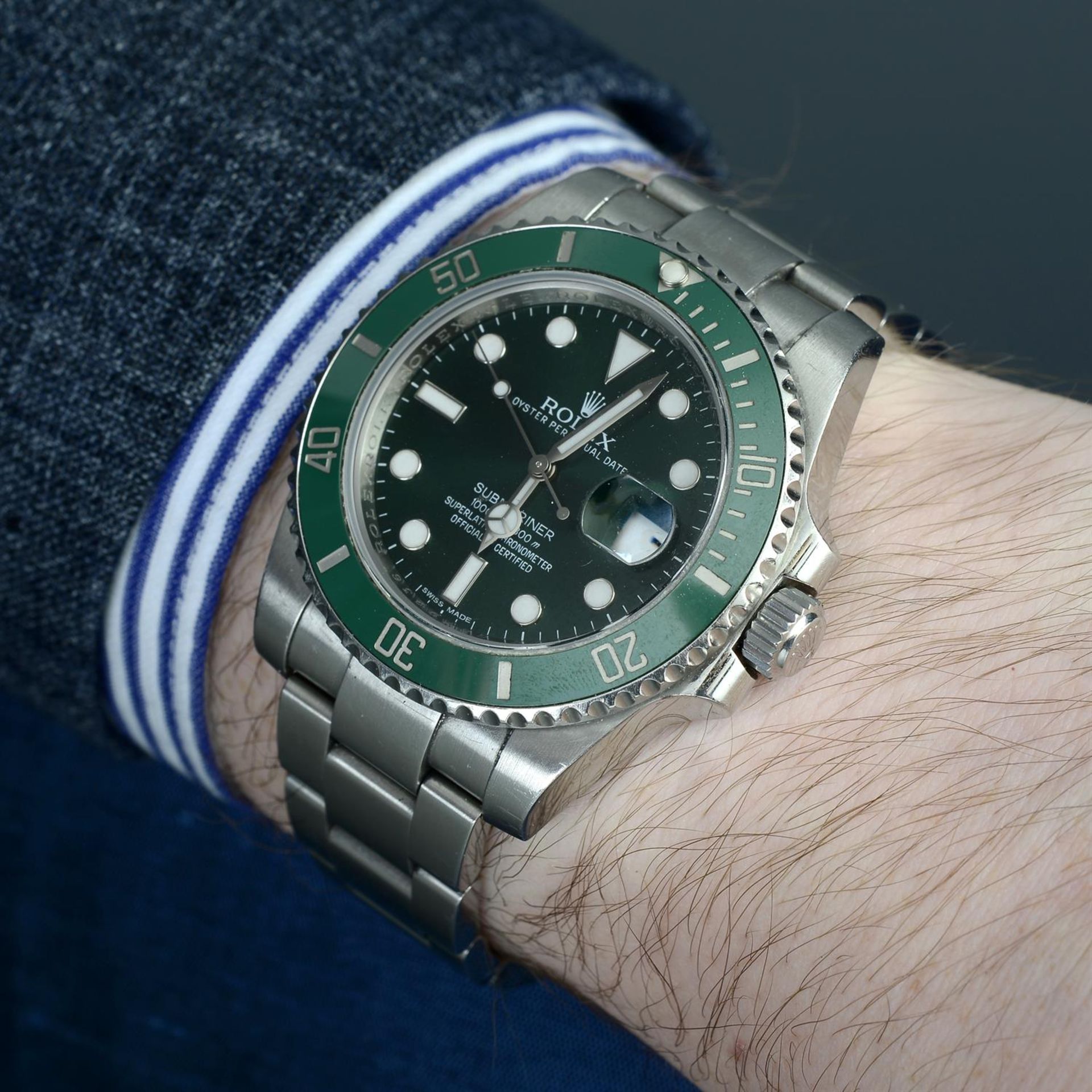 ROLEX - a stainless steel Oyster Perpetual Submariner "Hulk" bracelet watch, 41mm - Image 6 of 6