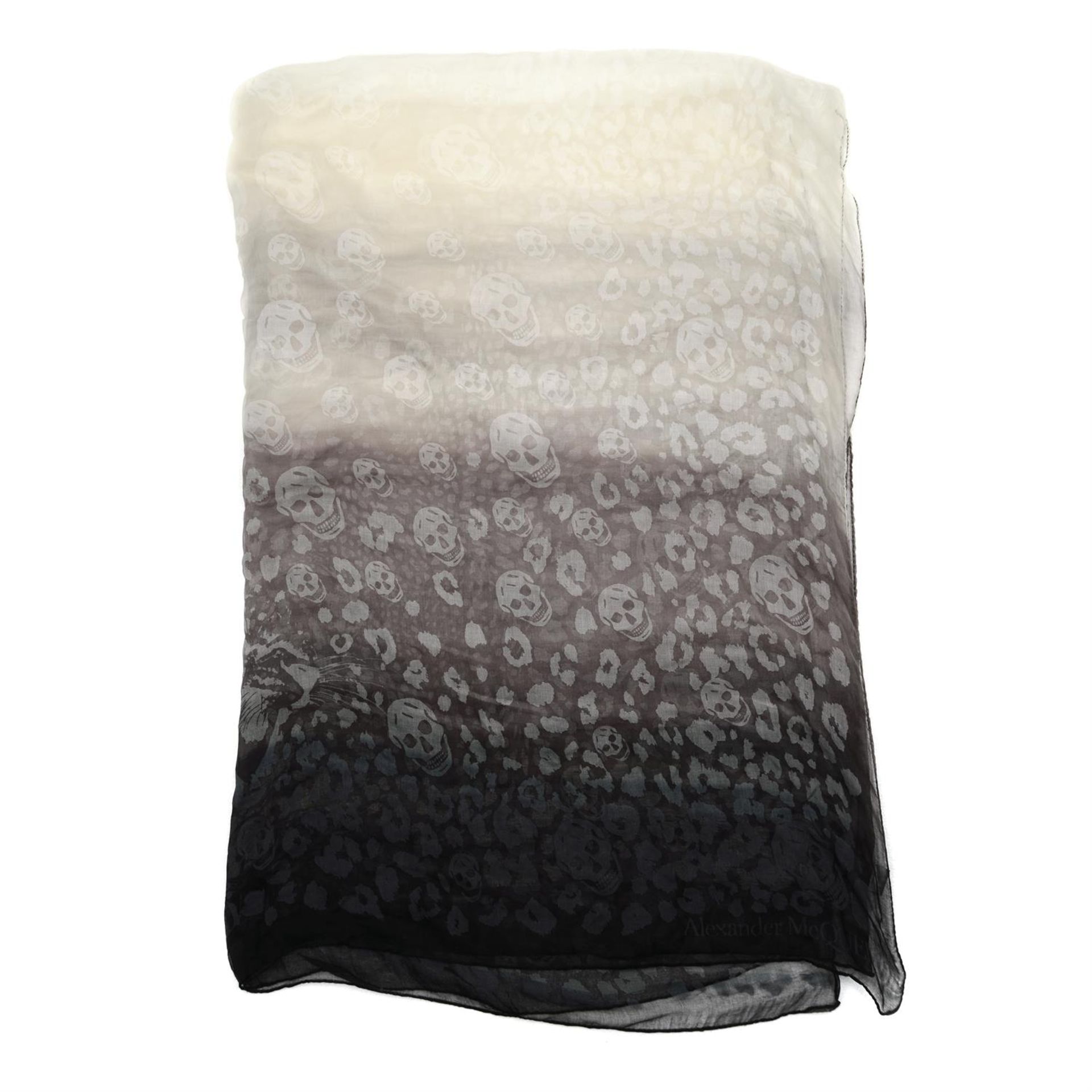 ALEXANDER MCQUEEN – a silk blend greyscale skull print stole. - Image 2 of 3