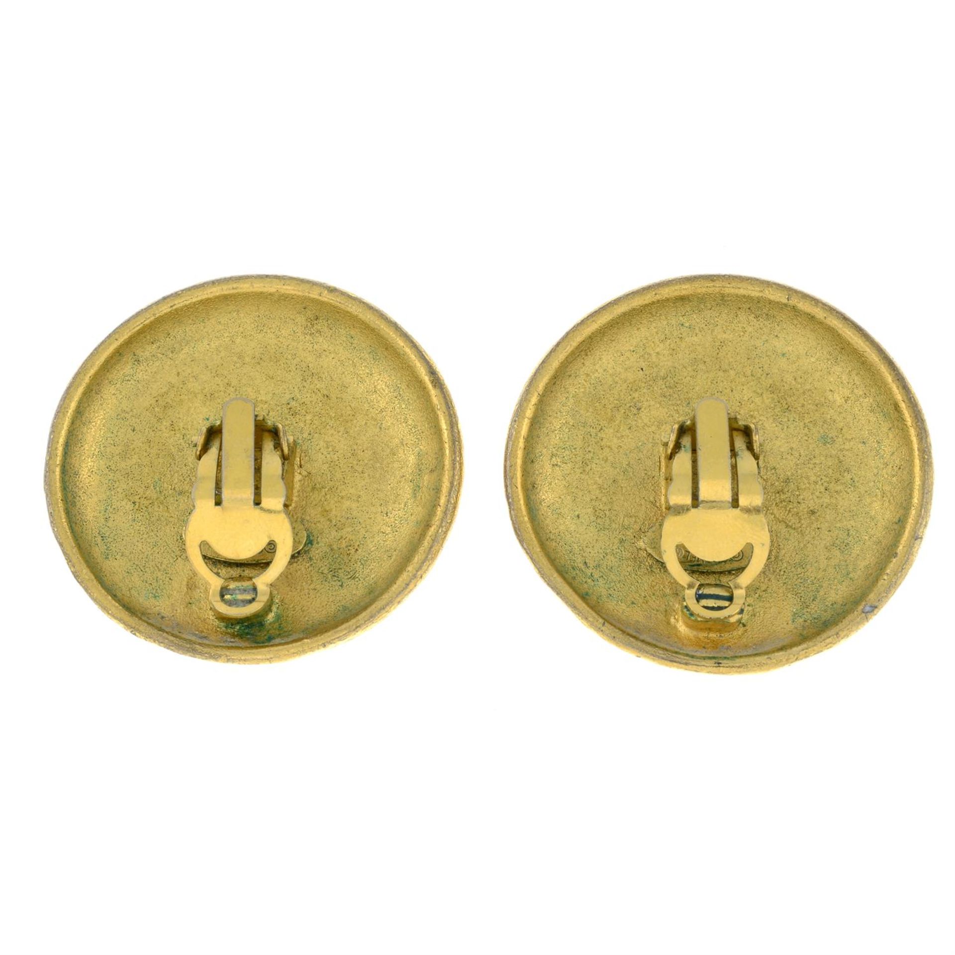 CHANEL - a pair of clip-on earrings. - Image 2 of 2