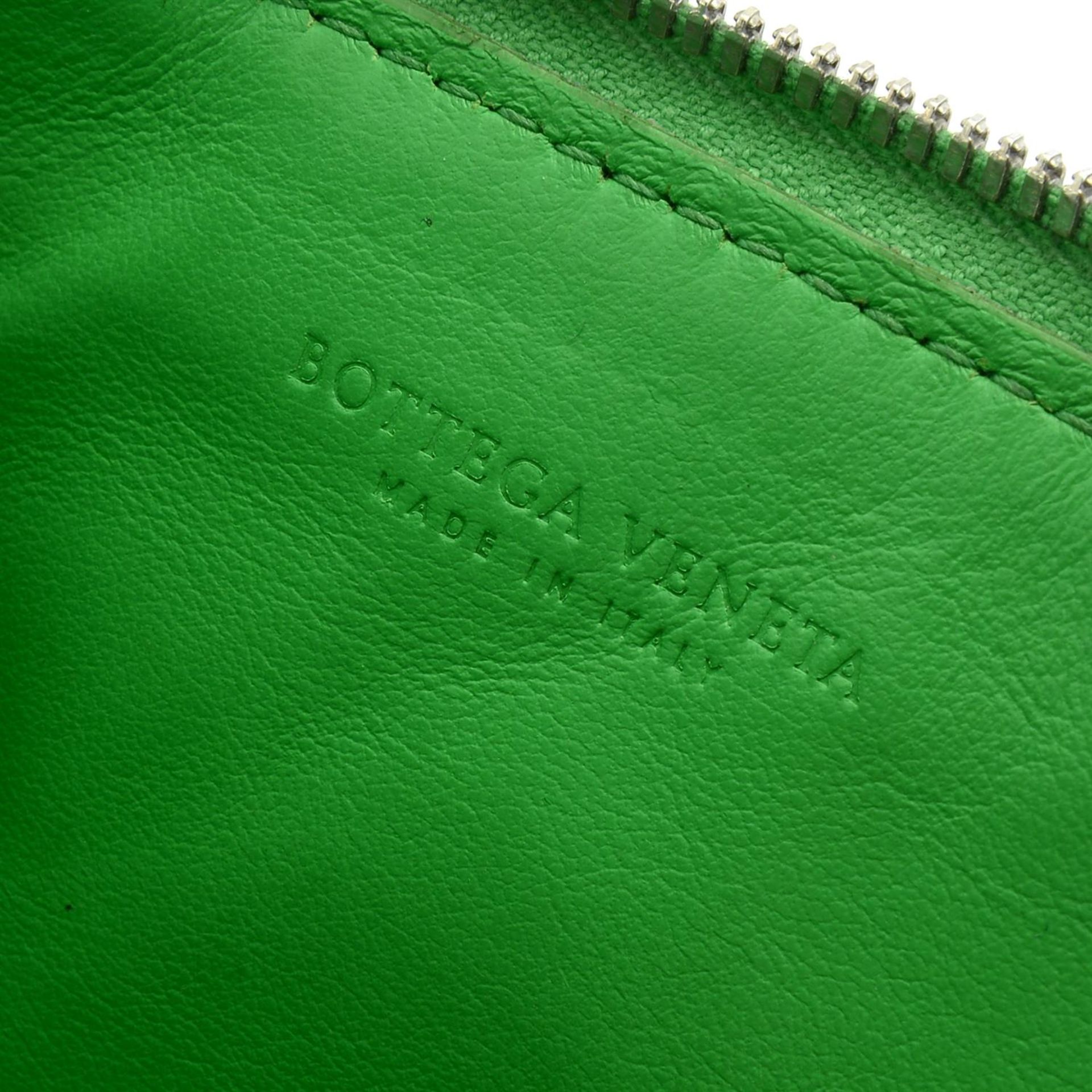 BOTTEGA VENETA - a small green Intrecciato leather coin purse. - Image 4 of 4